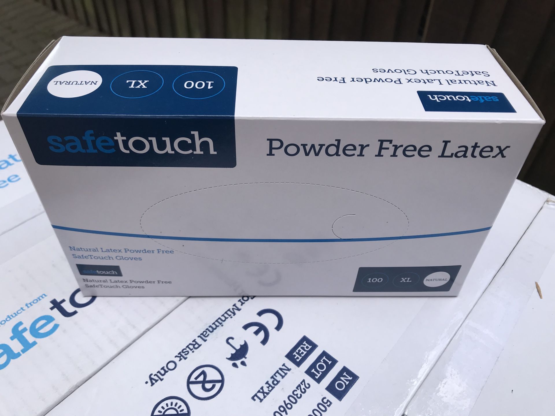 10,000 SAFETOUCH POWER FREE LATEX XL GLOVES - Image 4 of 7