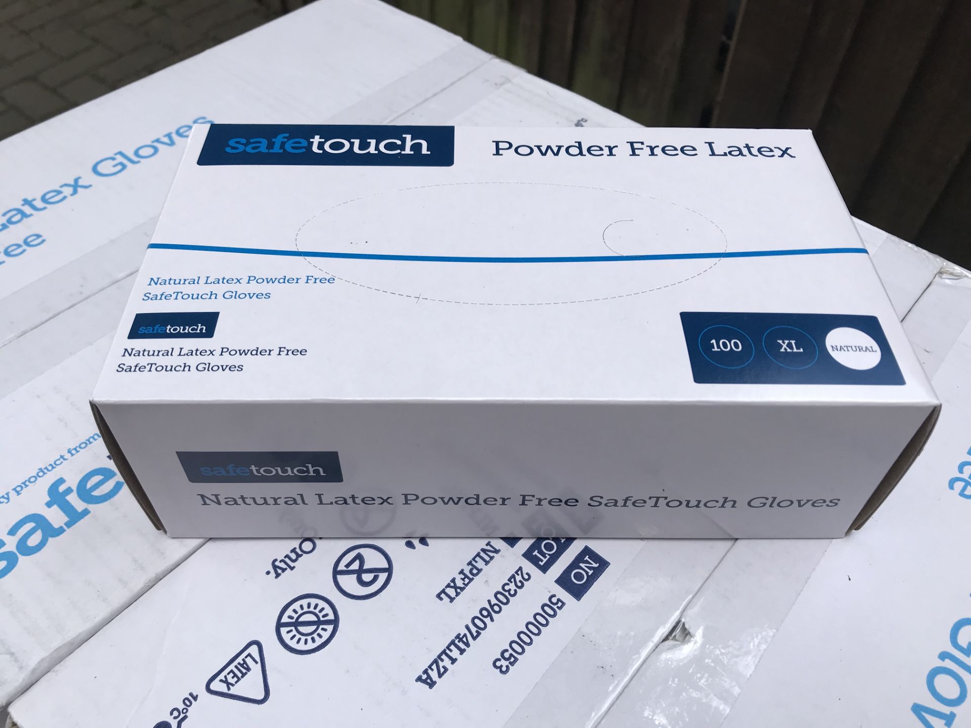 10,000 SAFETOUCH POWER FREE LATEX XL GLOVES - Image 5 of 7