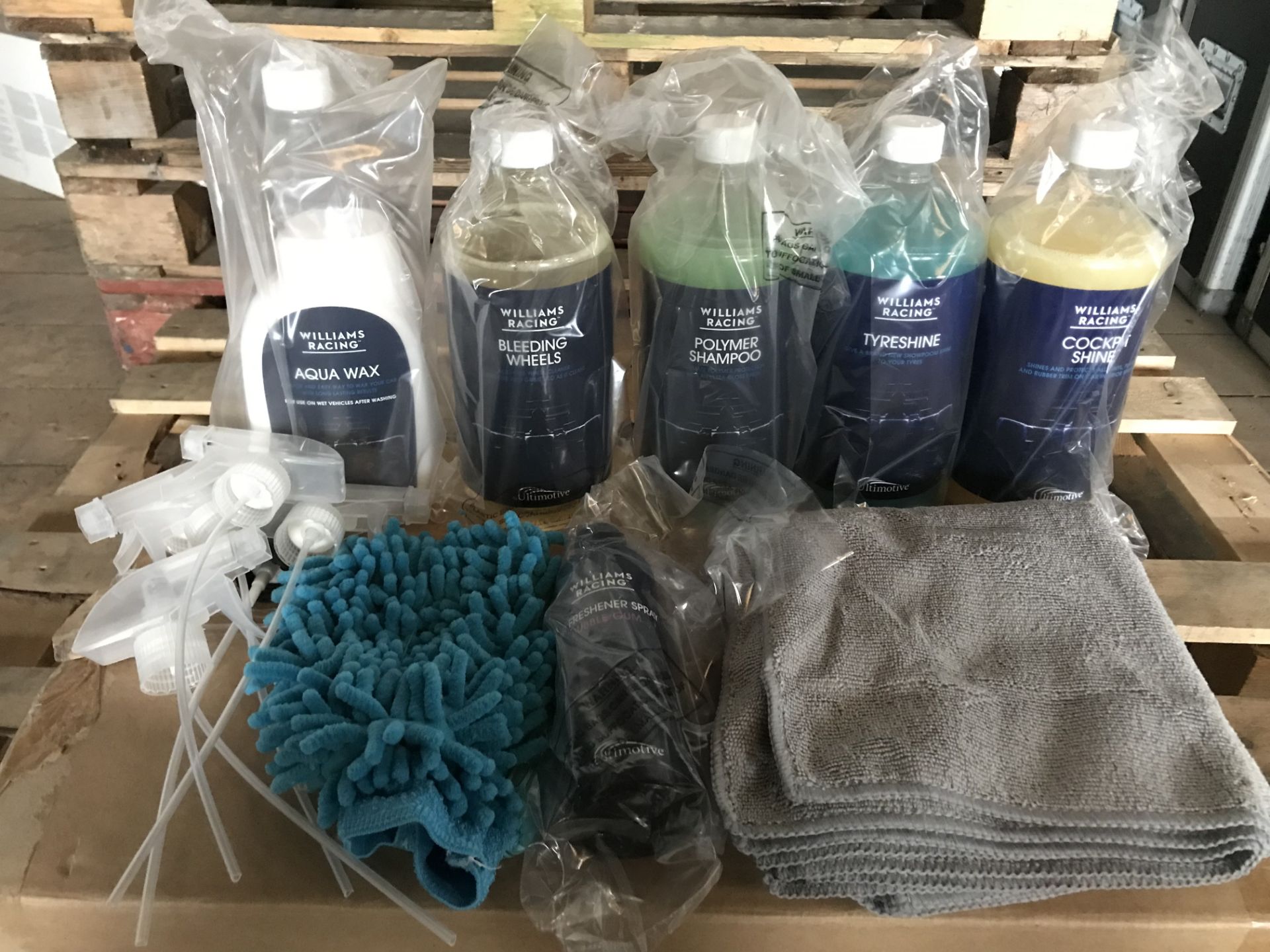 WILLIAMS RACING CLEANING KITS *AQUA WAX*BLEEDING WHEELS*POLYMER SHAMPOO*TYRESHINE*COCKPIT SHINE*