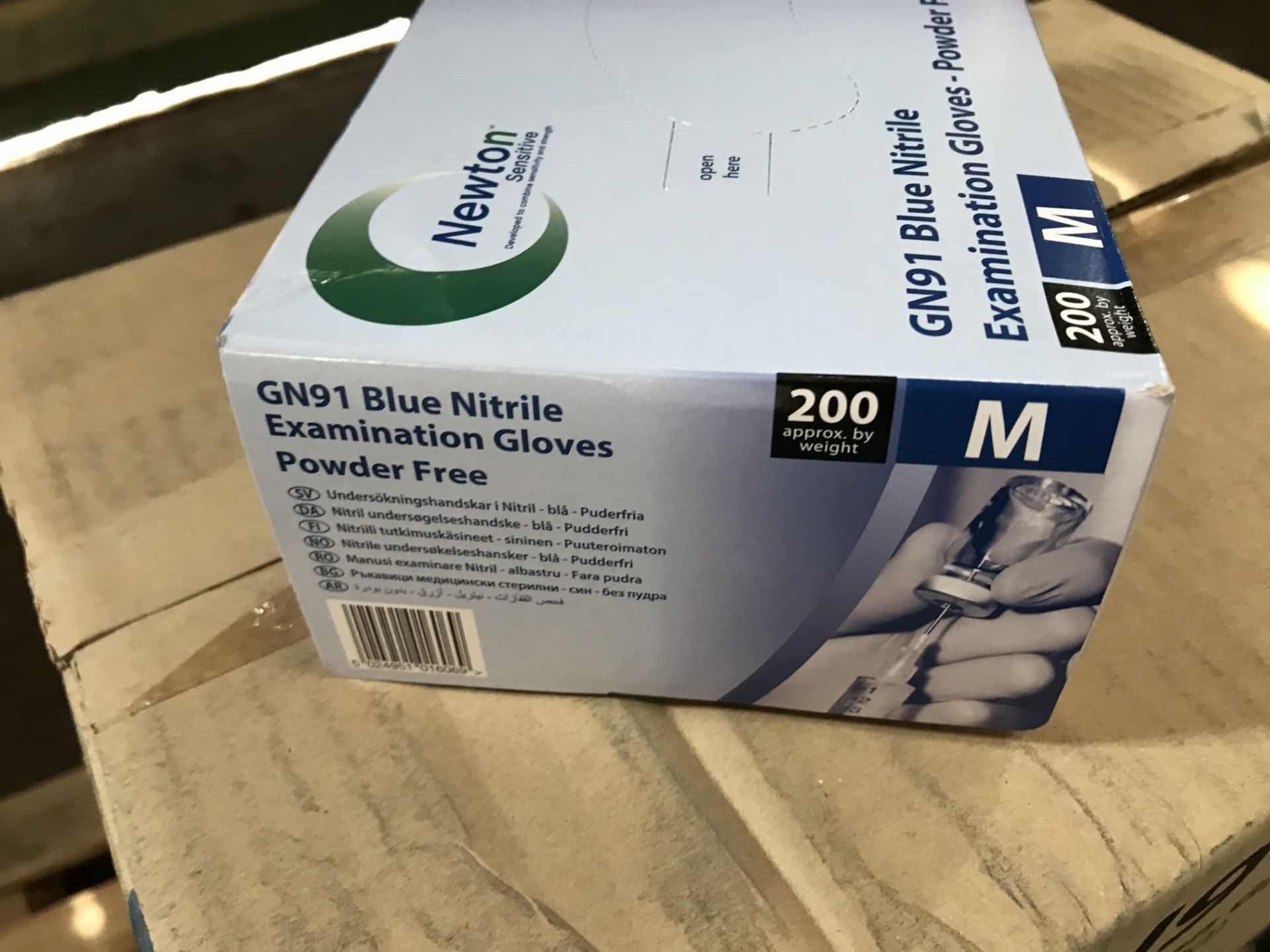 6,000 NEWTON BLUE NITRILE MEDIUM EXAMINATION GLOVES - Image 5 of 6