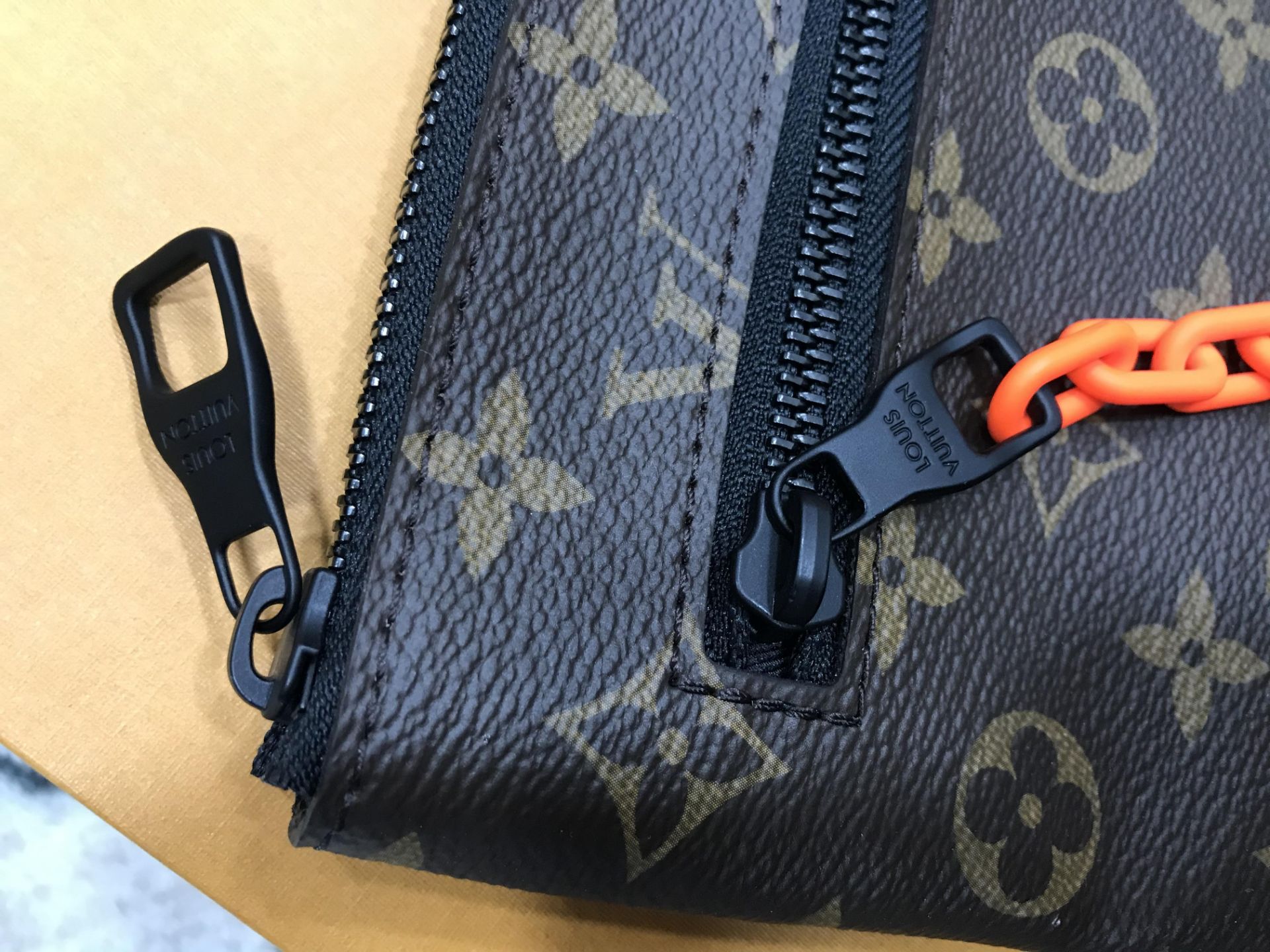 LOUIS VUITTON MONOGRAM A4 POUCH X VIRGIL ABLOH - Image 5 of 6