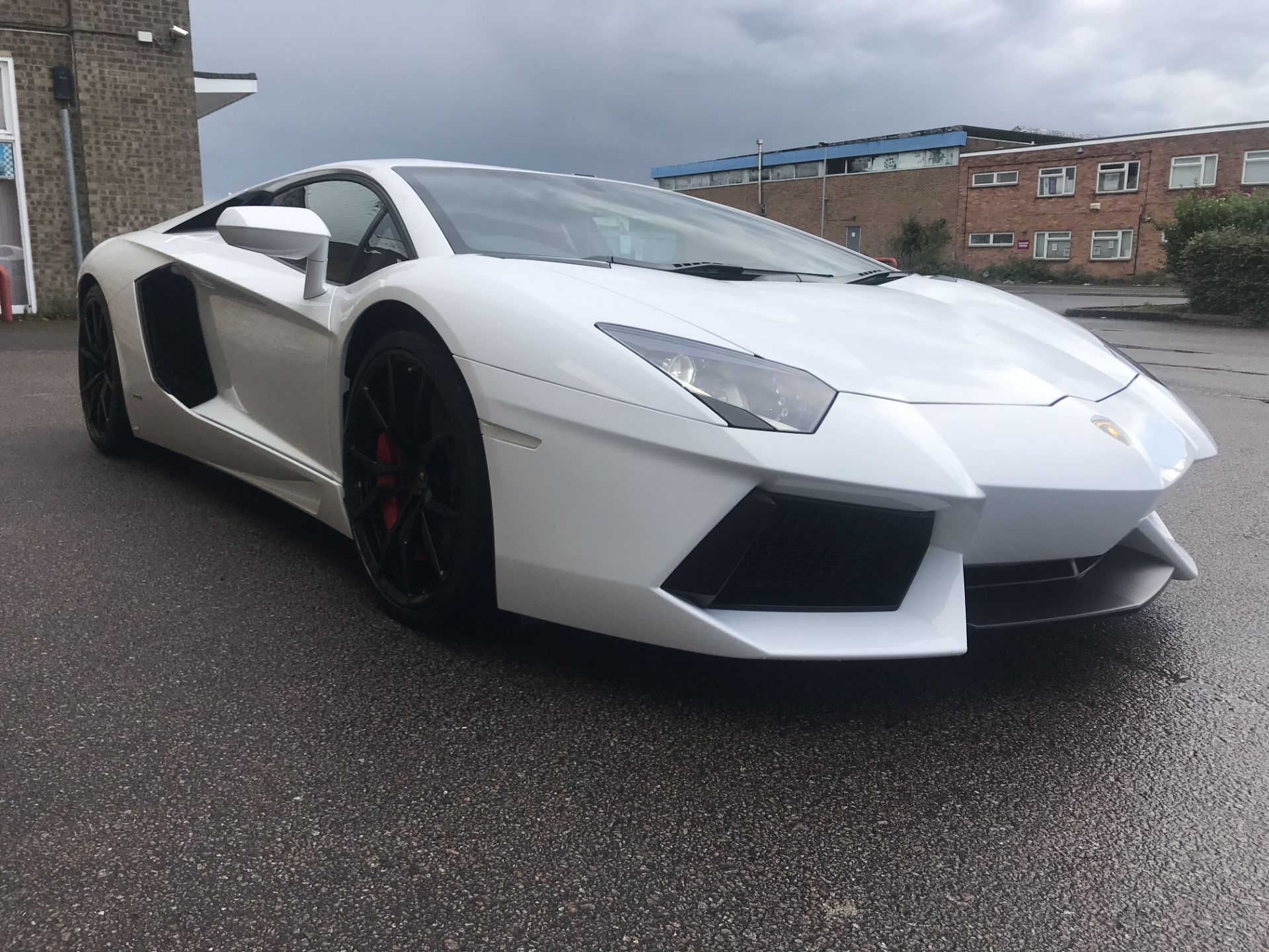 2014 LAMBORGHINI AVENTADOR **ONE FORMER KEEPER FROM NEW** - Image 2 of 36