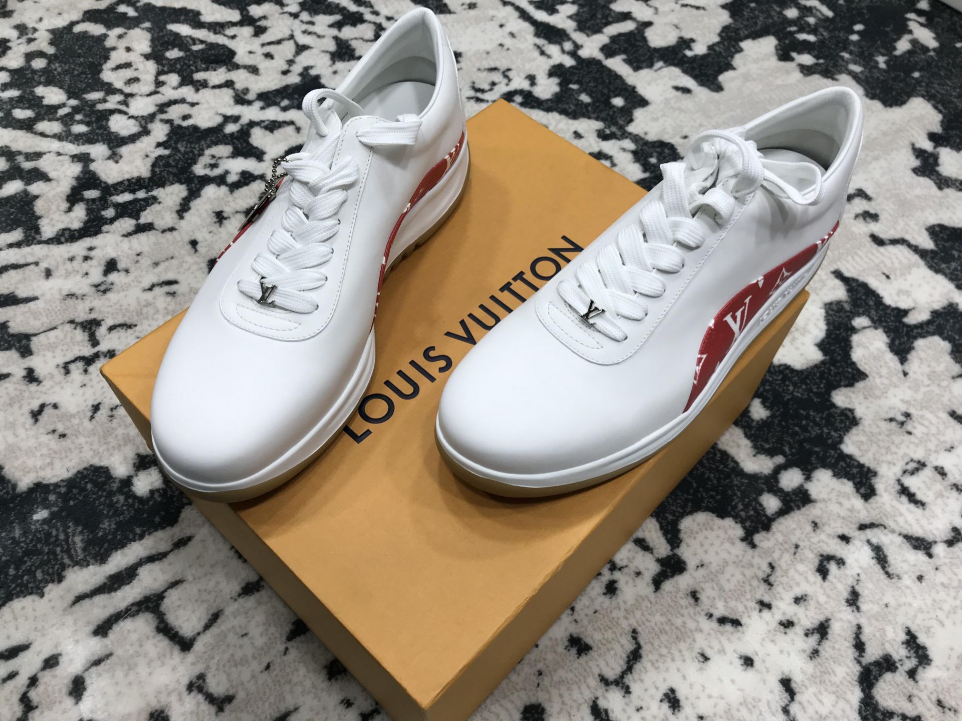 LOUIS VUITTON SPORT SUPREME WHITE MONOGRAM (LIMITED EDITION)