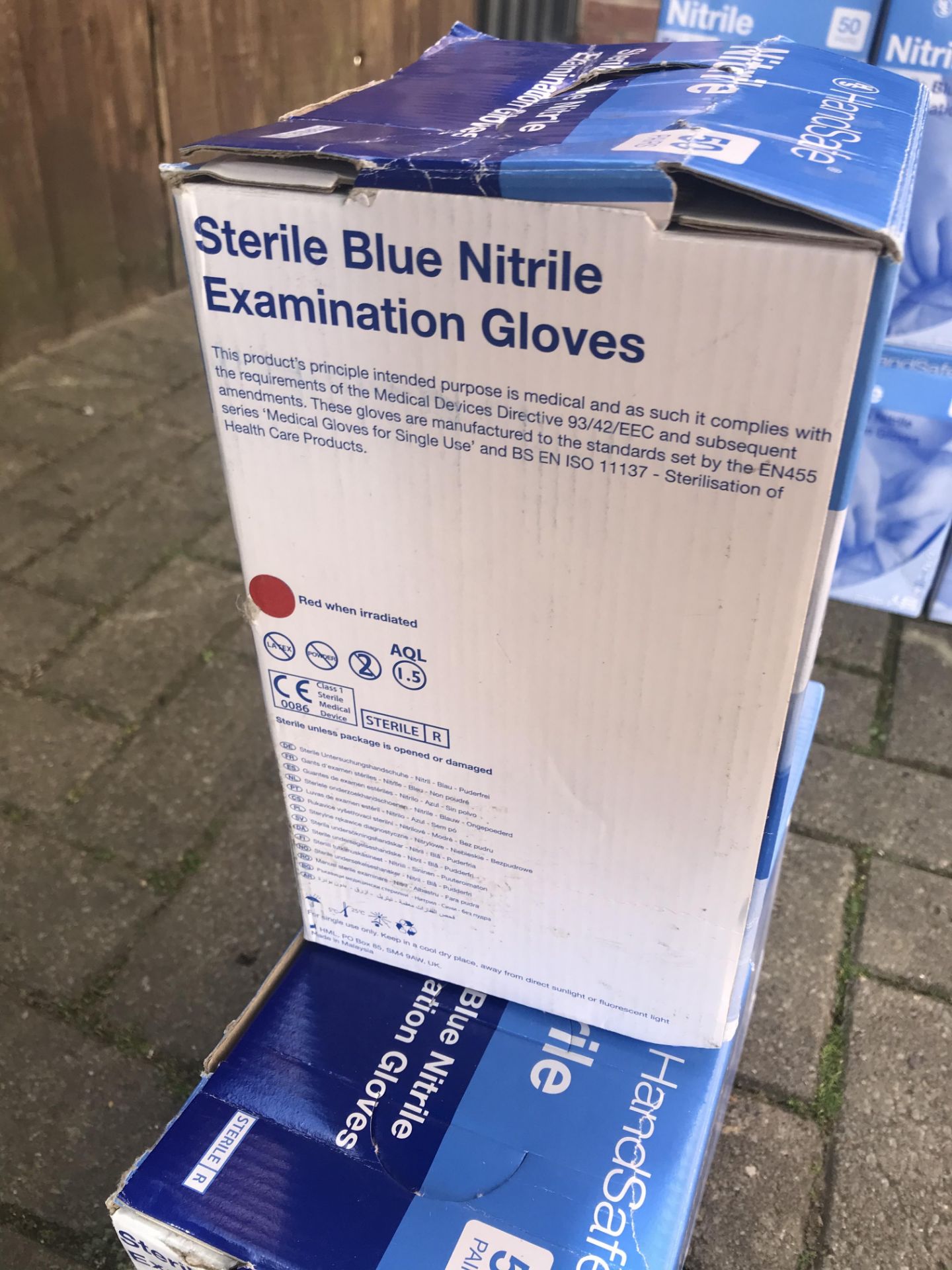 300 HANDSAFE NITRILE STERILE BLUE EXAMINATION GLOVES QTY: 3 CASES EACH CASE HAS 100 GLOVES PER BOX - Image 4 of 4