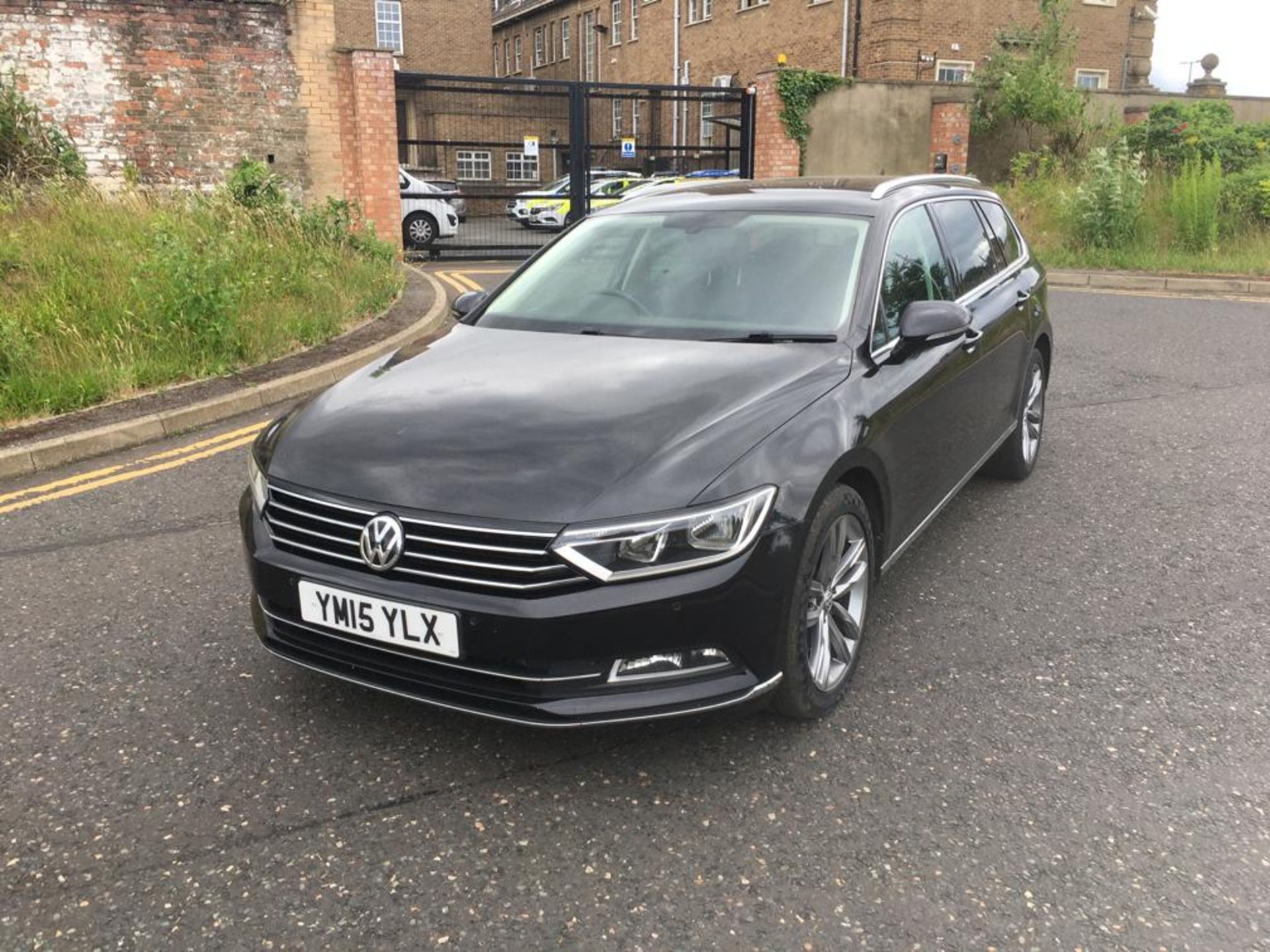 2015 VOLKSWAGEN PASSAT GT TDI ESTATE AUTO DSG - Image 2 of 30