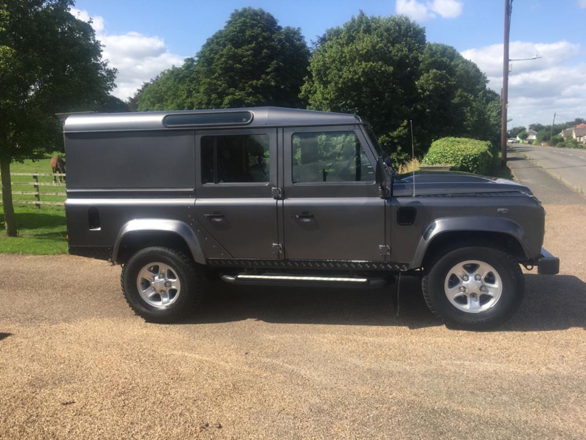 2015 LAND ROVER DEFENDER 110 XS **ONE OWNER FROM NEW** - Image 8 of 23