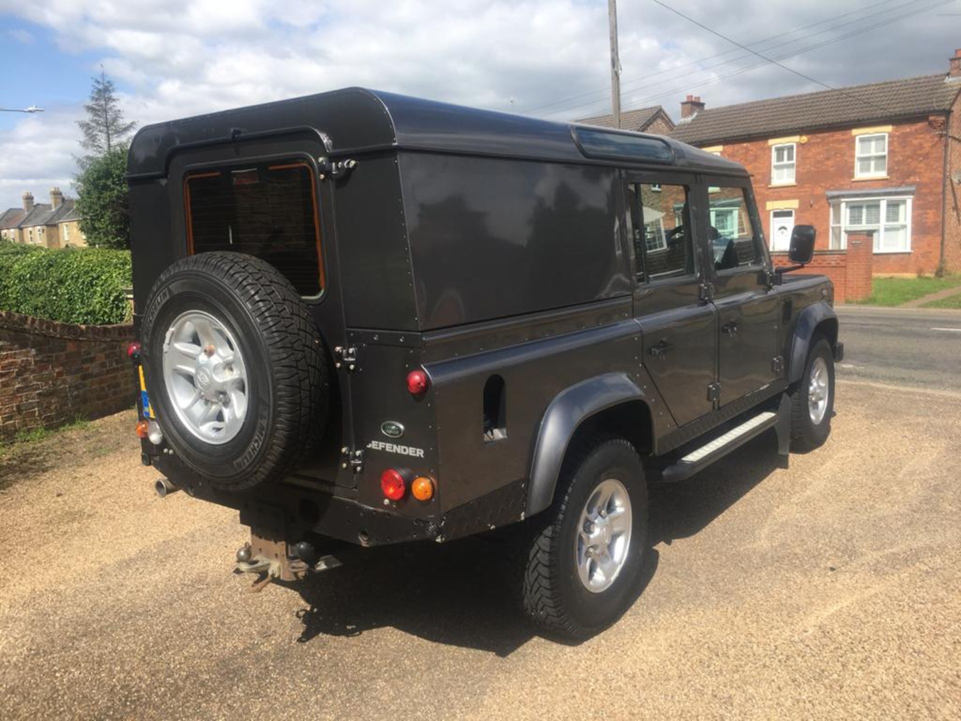 2015 LAND ROVER DEFENDER 110 XS **ONE OWNER FROM NEW** - Image 7 of 23