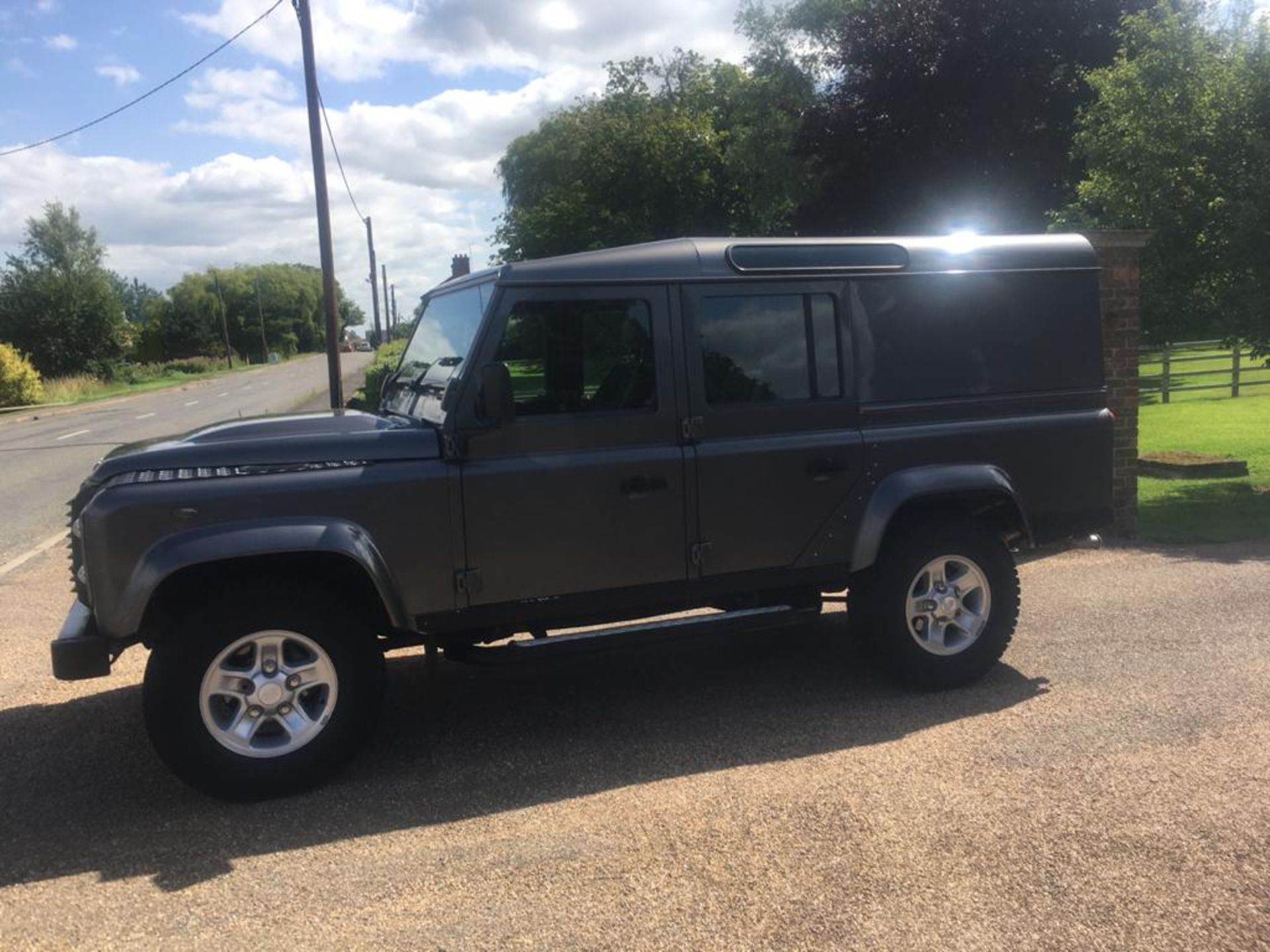 2015 LAND ROVER DEFENDER 110 XS **ONE OWNER FROM NEW** - Image 9 of 23