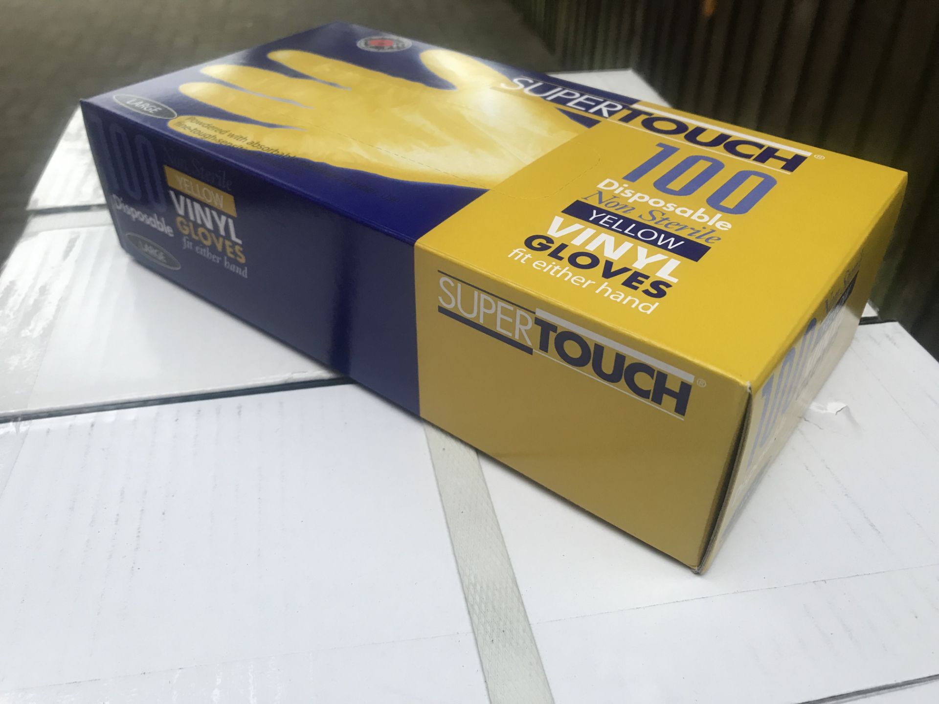 10,000 SUPERTOUCH POWDER VINYL LARGE GLOVES - Image 5 of 6