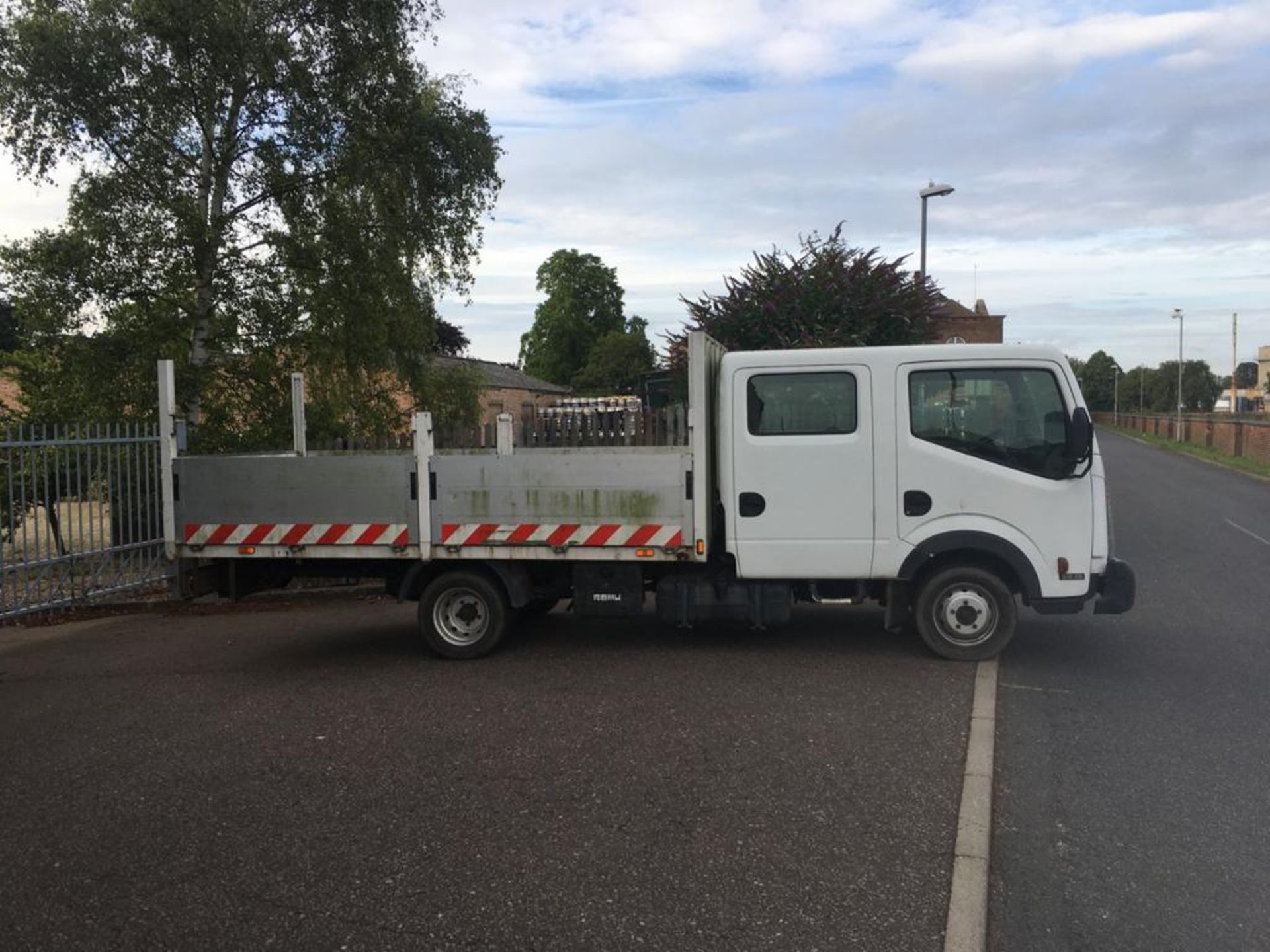 NISSAN CABSTER DROPSIDES **LHD** - Image 5 of 14