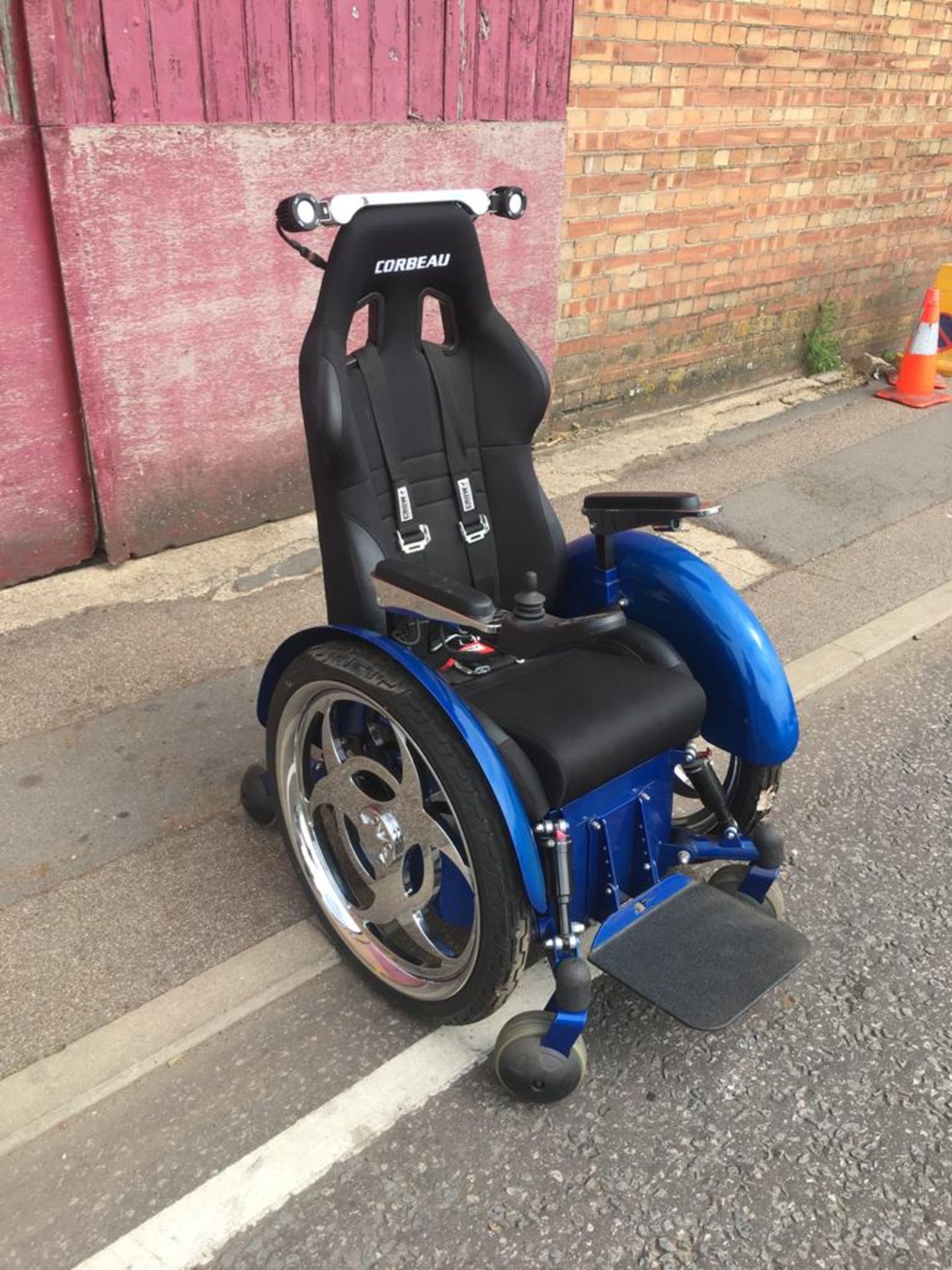 SPEEDSTER WHEELCHAIR TANK CHAIR ELECTRIC (NEVER USED)