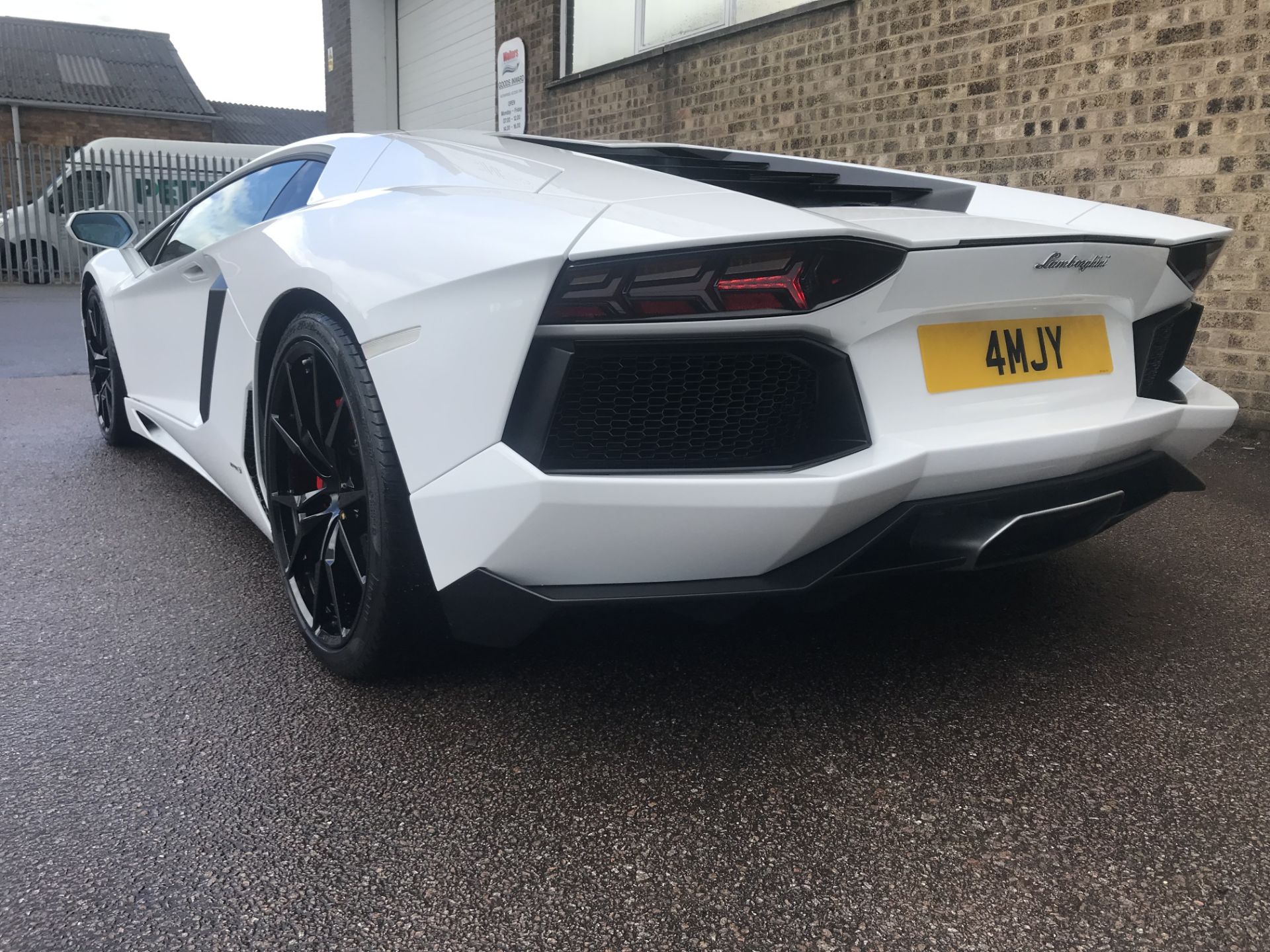 2014 LAMBORGHINI AVENTADOR LP700-4 **ONE FORMER KEEPER FROM NEW**10% BUYERS PREMIUM** - Image 6 of 35