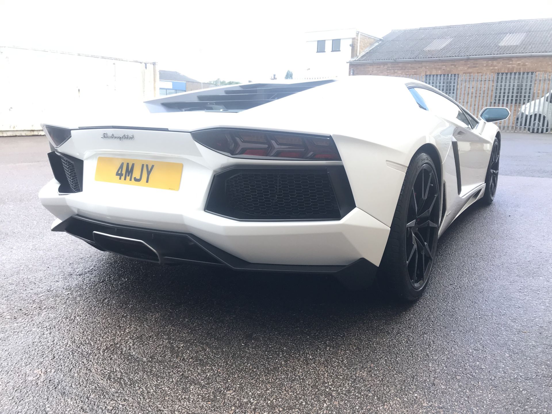2014 LAMBORGHINI AVENTADOR LP700-4 **ONE FORMER KEEPER FROM NEW**10% BUYERS PREMIUM** - Image 7 of 35