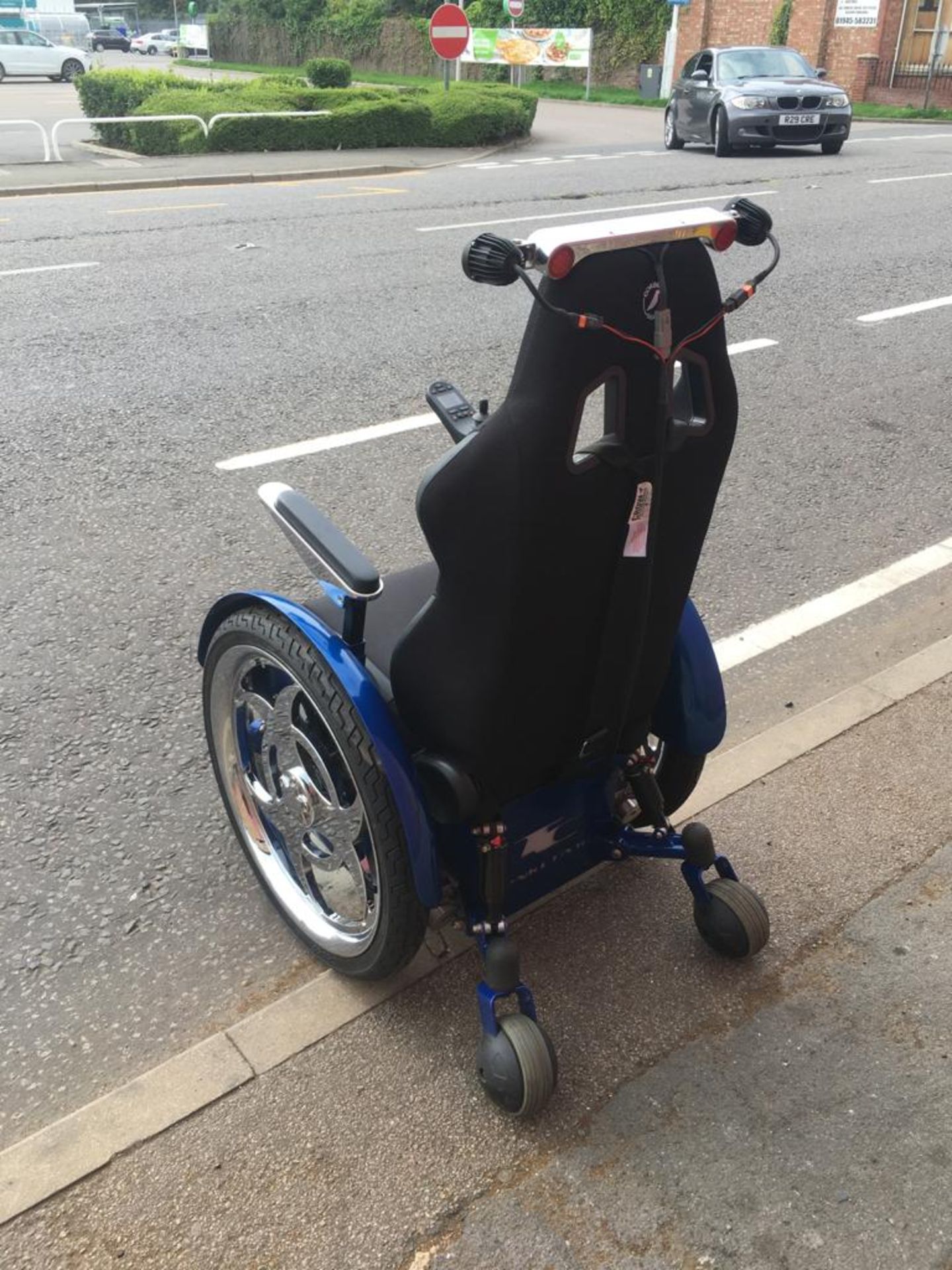 SPEEDSTER WHEELCHAIR TANK CHAIR ELECTRIC (NEVER USED) - Image 13 of 21