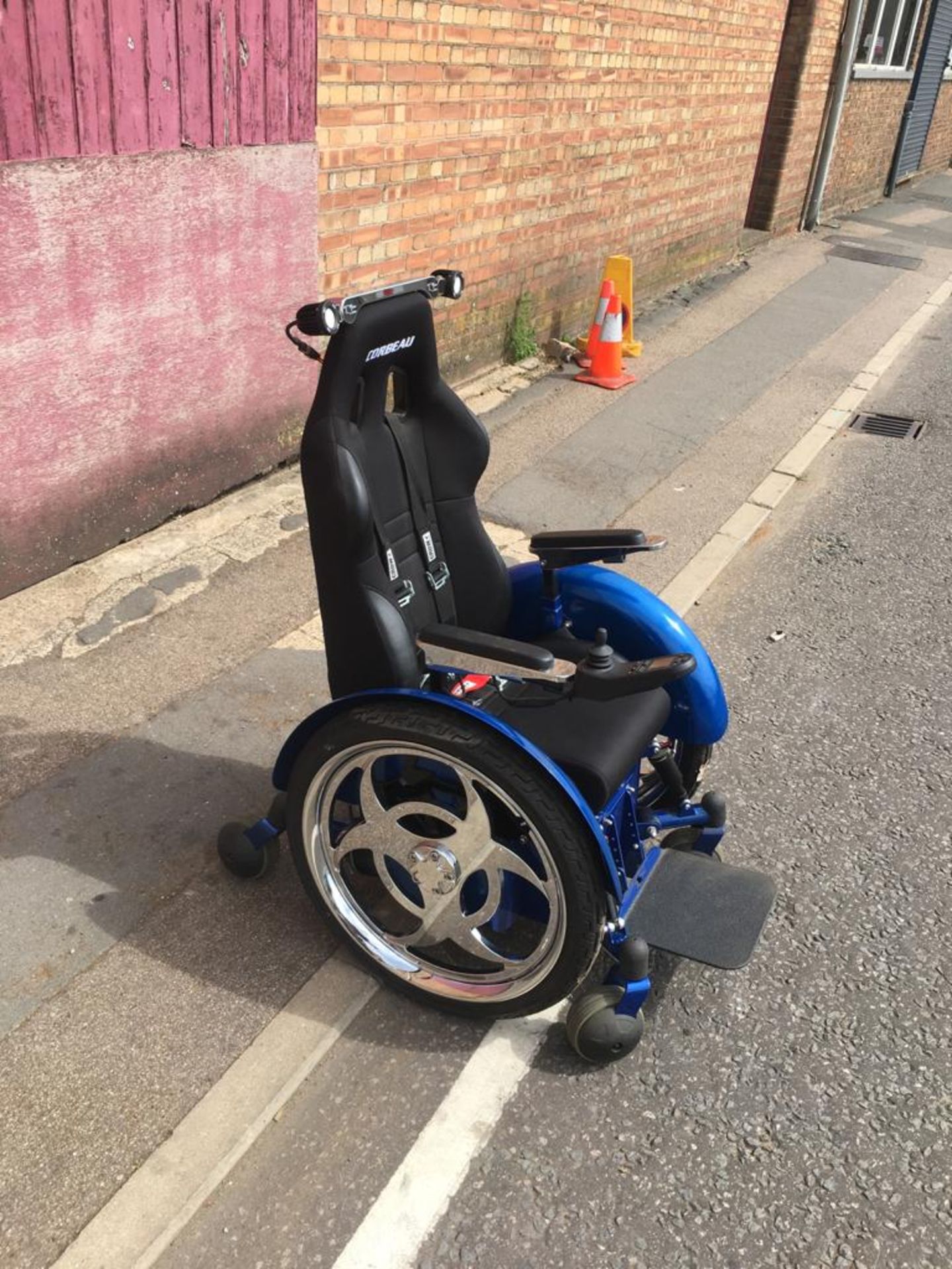 SPEEDSTER WHEELCHAIR TANK CHAIR ELECTRIC (NEVER USED) - Image 14 of 21