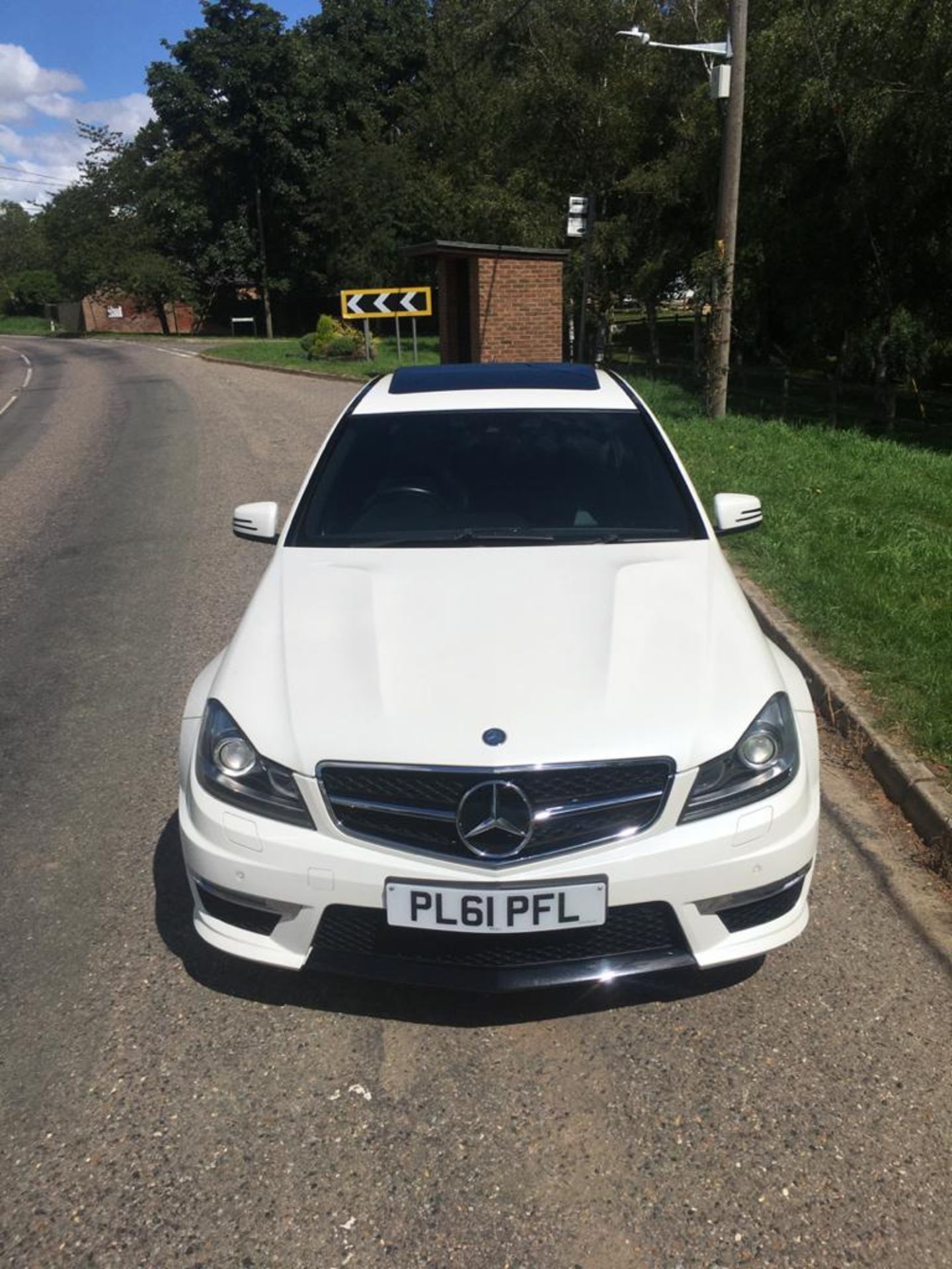 2011 MERCEDES BENZ C63 AMG EDITION 125 AUTO **MERCEDES BENZ SERVICE HISTORY** - Image 5 of 38