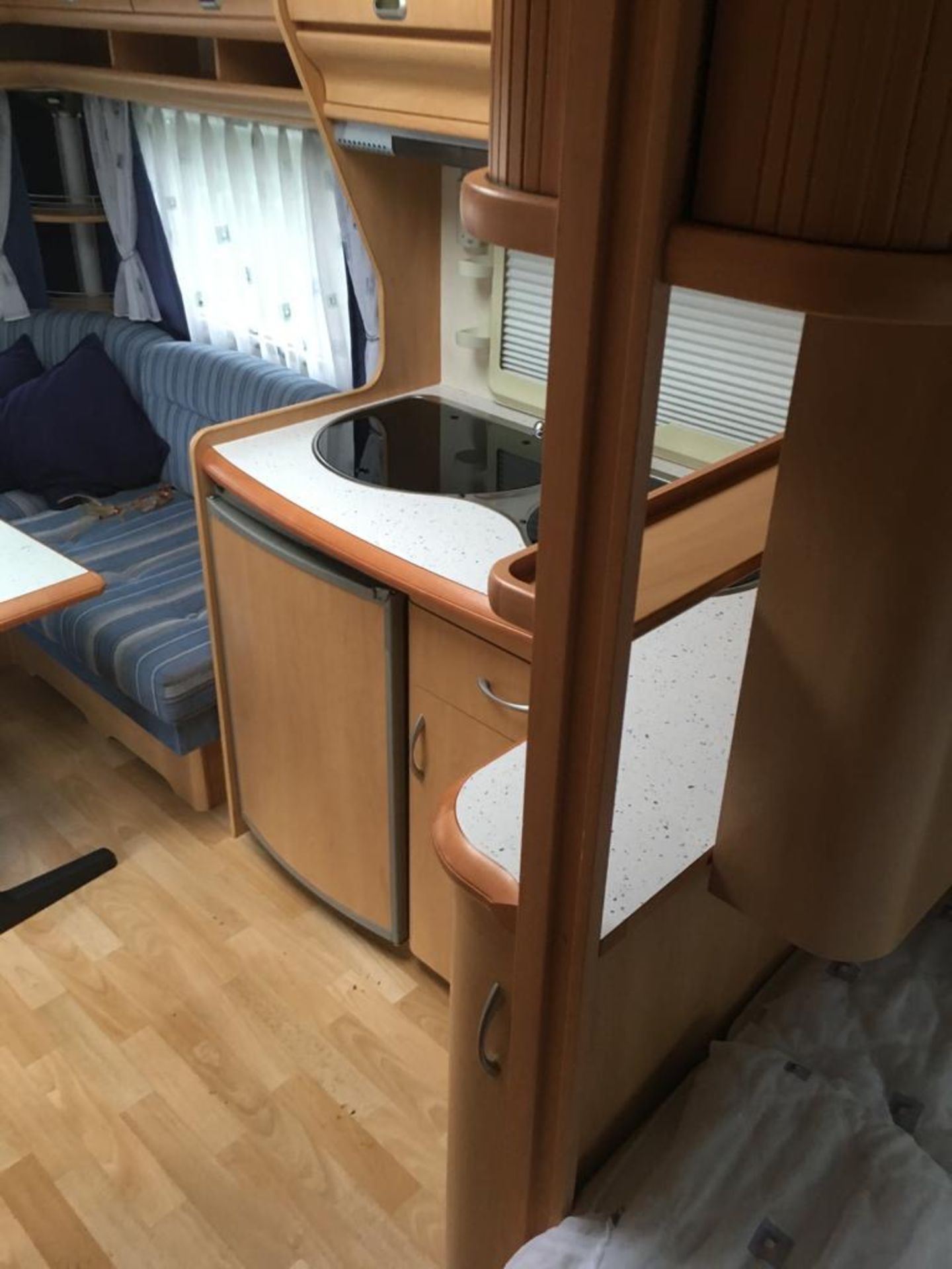 HOBBY DE LUXE EASY CARAVAN - Image 16 of 30