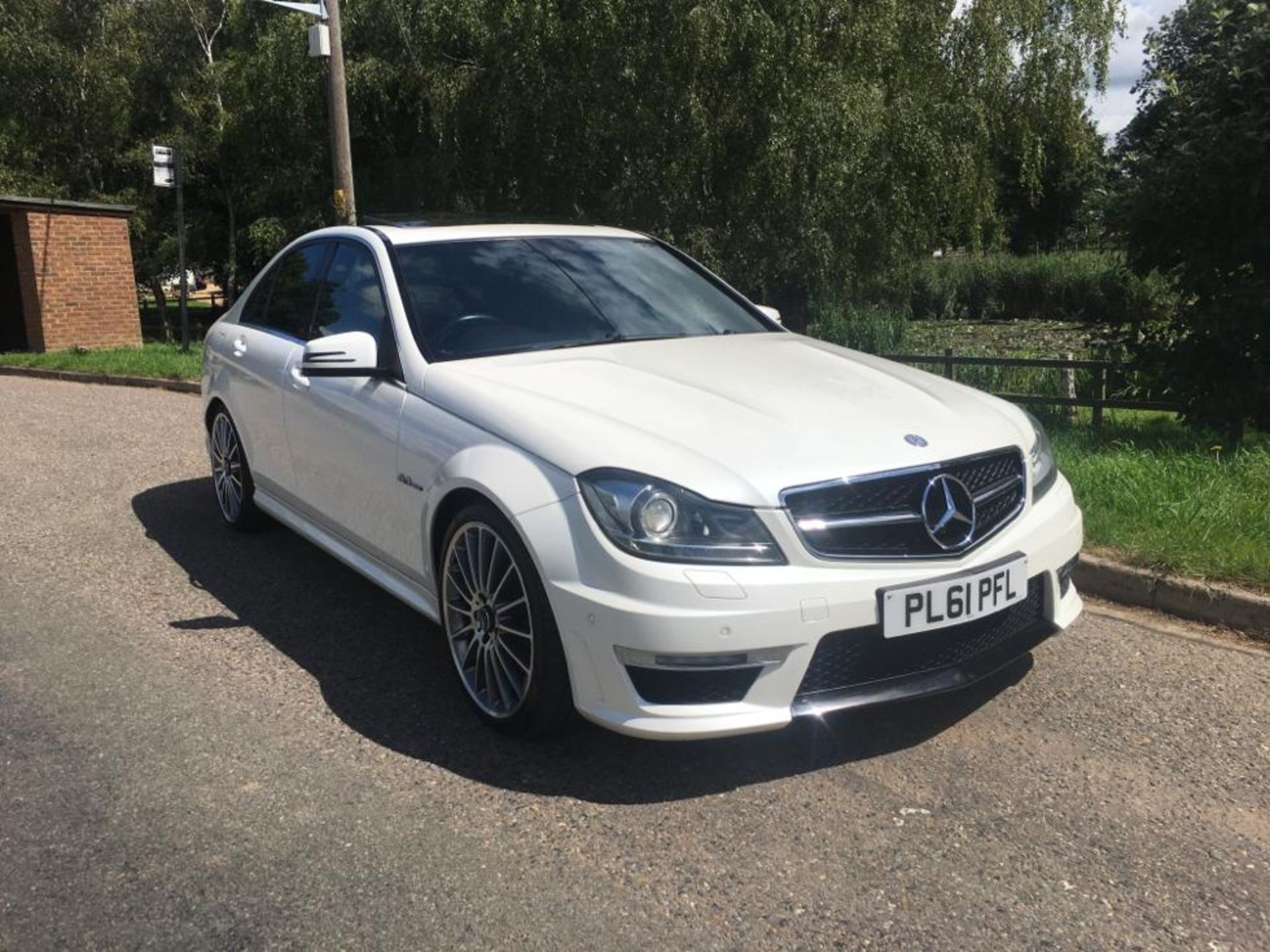 2011 MERCEDES BENZ C63 AMG EDITION 125 AUTO **MERCEDES BENZ SERVICE HISTORY** - Image 2 of 38