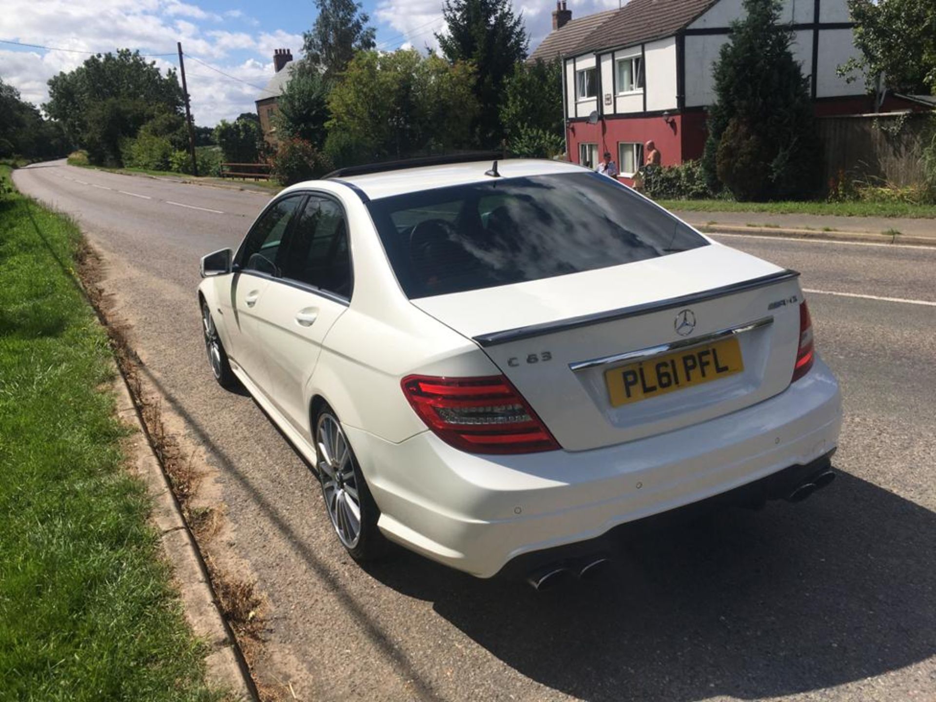 2011 MERCEDES BENZ C63 AMG EDITION 125 AUTO **MERCEDES BENZ SERVICE HISTORY** - Image 8 of 38