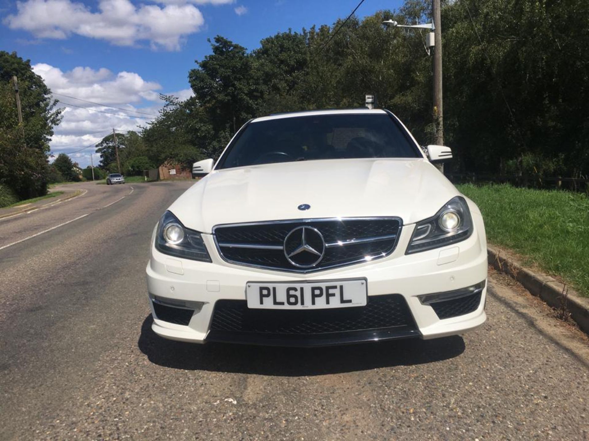 2011 MERCEDES BENZ C63 AMG EDITION 125 AUTO **MERCEDES BENZ SERVICE HISTORY** - Image 4 of 38