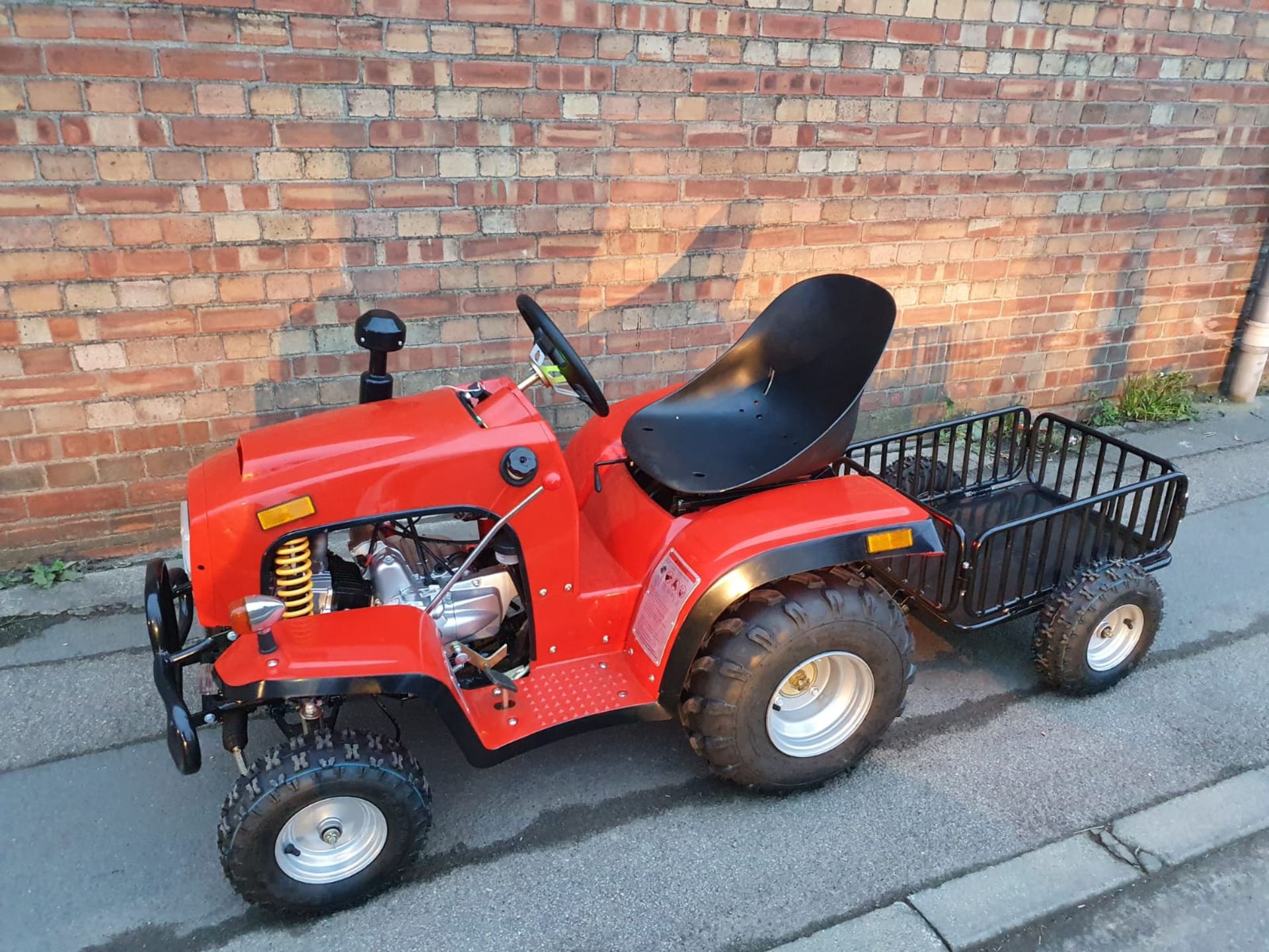 MASSEY FERGUSON MINI TRACTOR AND TRAILER 4 STROKE PETROL