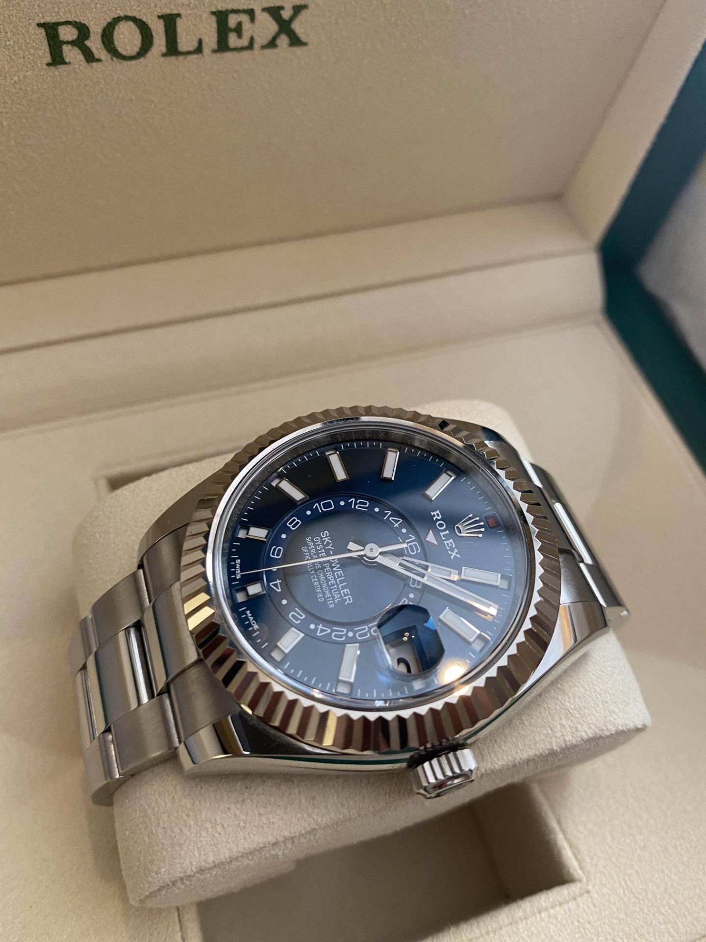 2018 ROLEX SKY DWELLER OYSTER 42MM OYSTERSTEEL & WHITE GOLD **BLUE DIAL** - Image 8 of 12