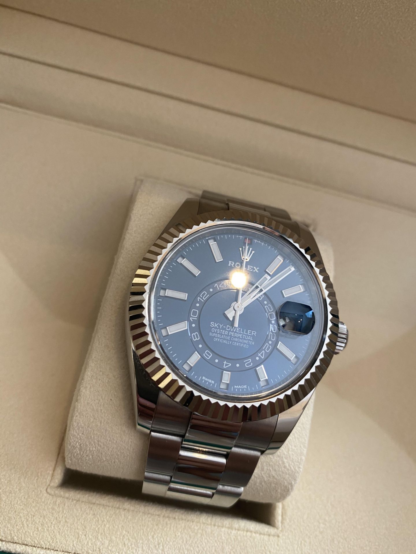 2018 ROLEX SKY DWELLER OYSTER 42MM OYSTERSTEEL & WHITE GOLD **BLUE DIAL** - Image 6 of 12