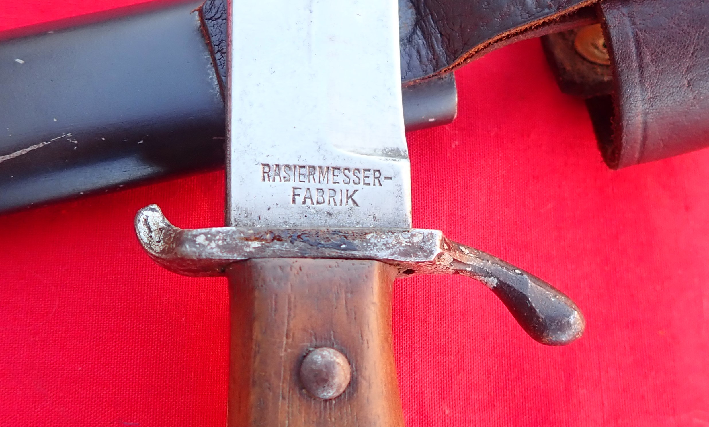 Imperial German WW1 regimentally numbered trench knife & scabbard. - Image 7 of 9