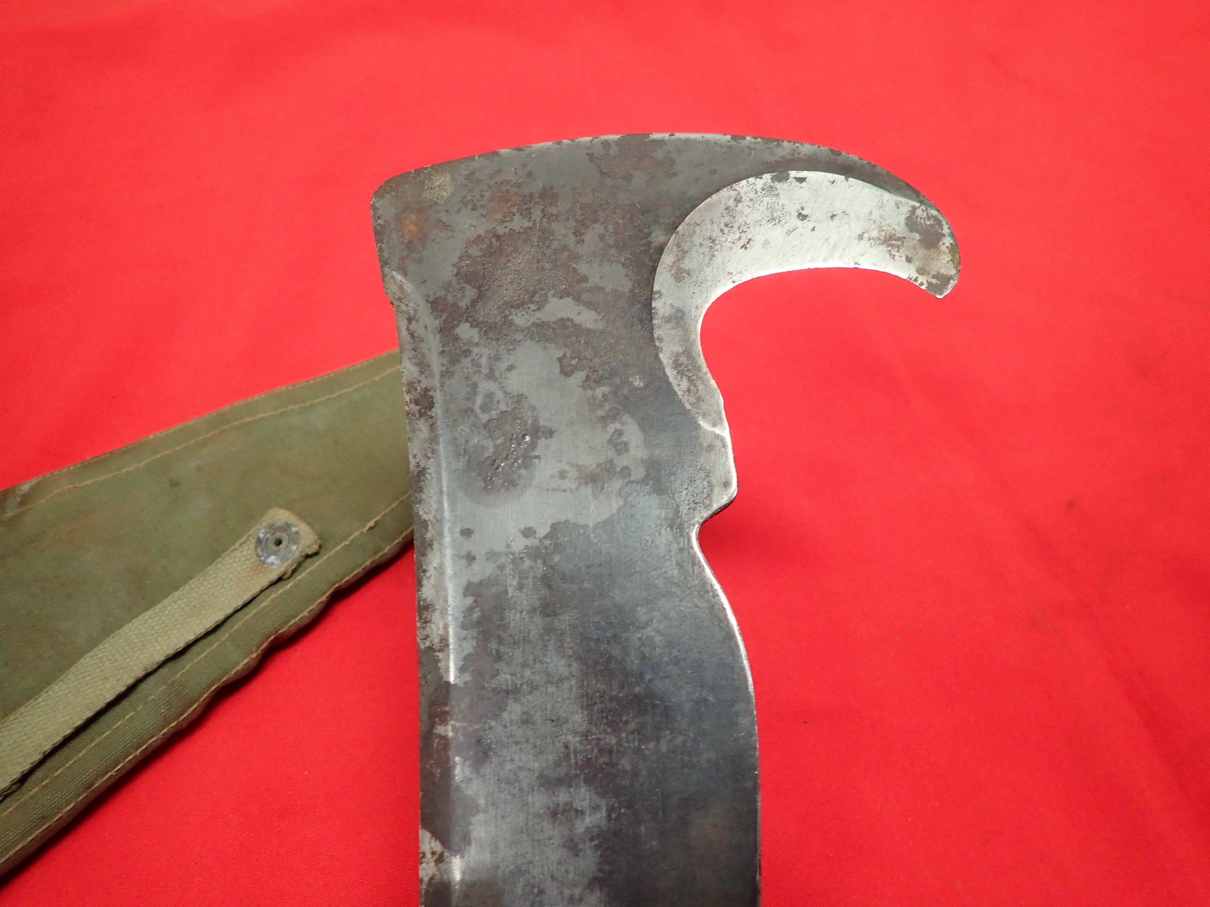 WW2 U.S. woodsman’s pal fighting machete knife with sheath & grindstone - Image 8 of 12