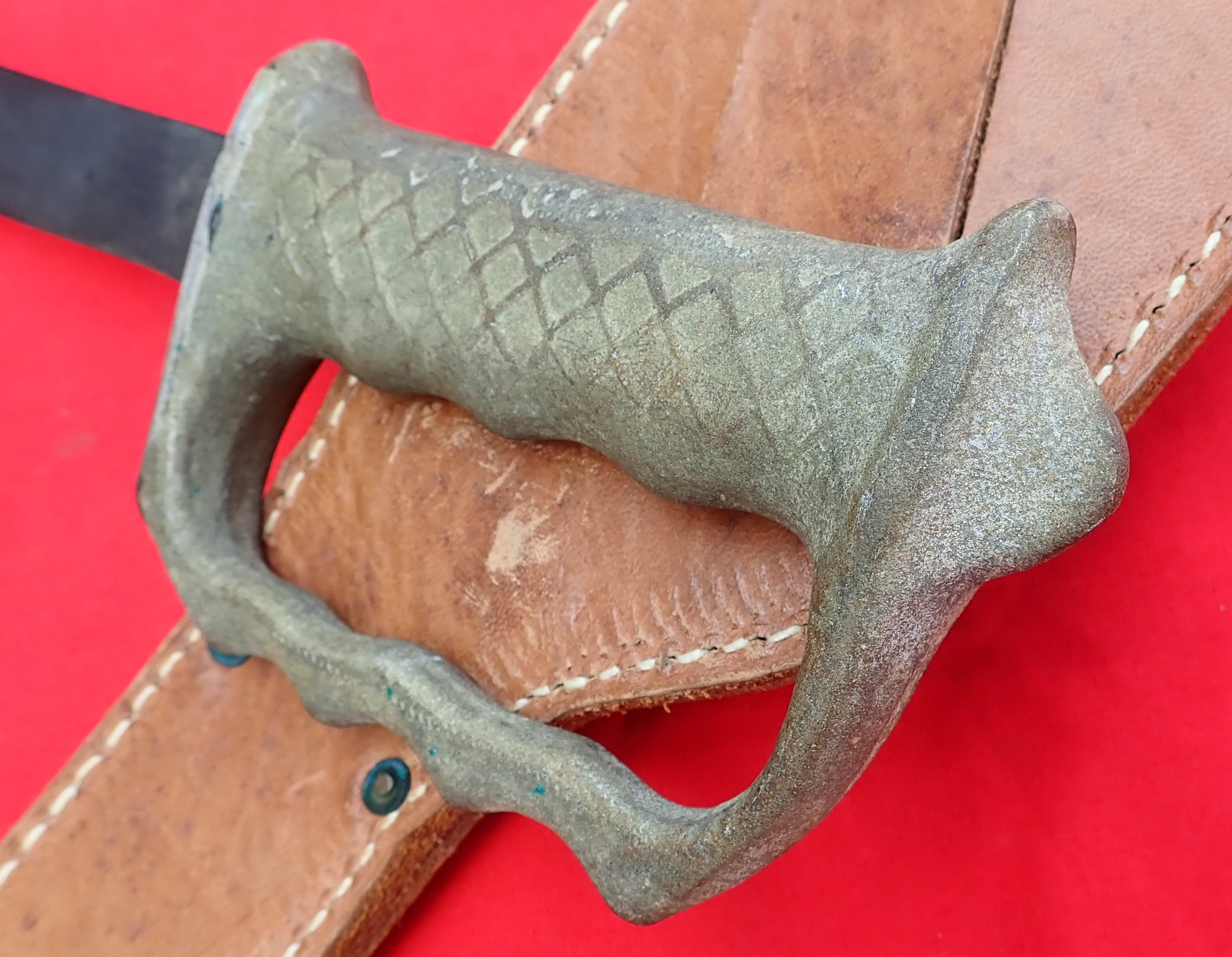 WW2 Australian & New Zealand knuckle knife with blued blade. - Image 10 of 11