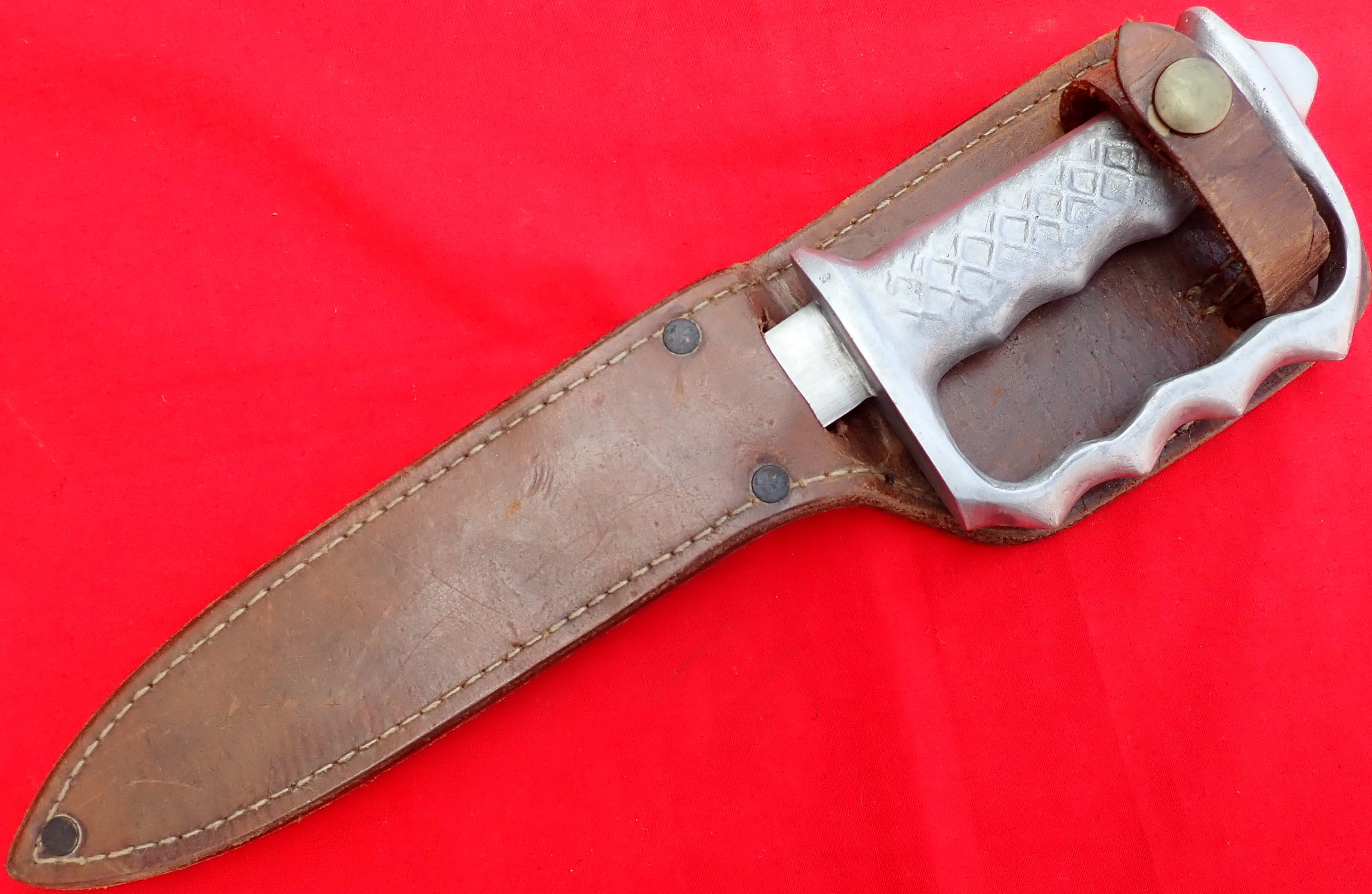 WW2 Australian New Zealand knuckle knife & scabbard. - Image 10 of 10