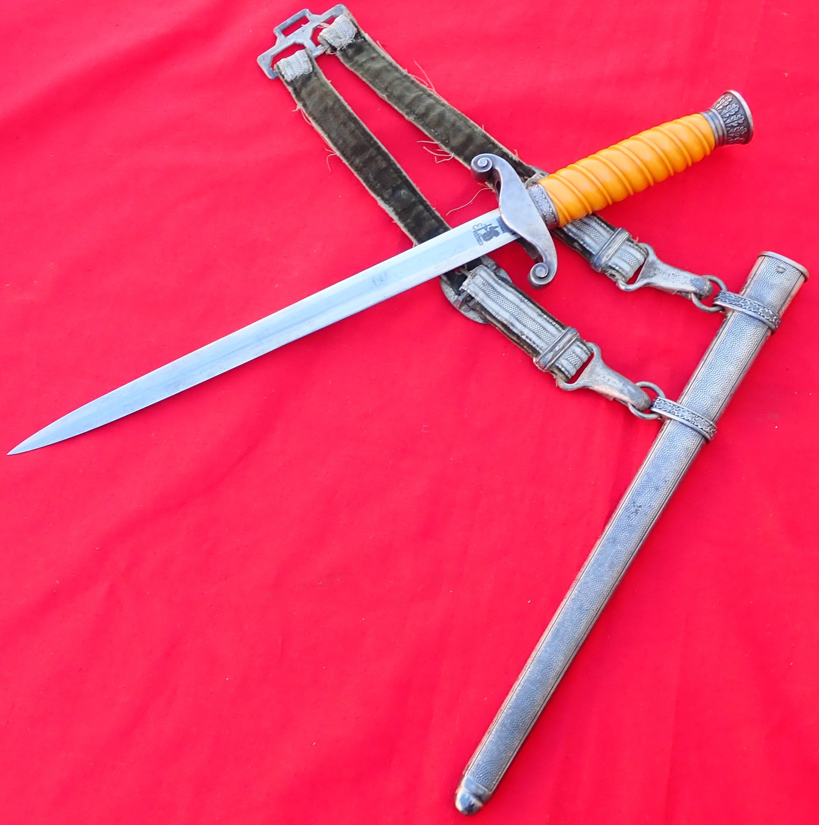 WW2 German Army officer’s dagger & scabbard by Carl Eickhorn with hangers. - Image 4 of 10