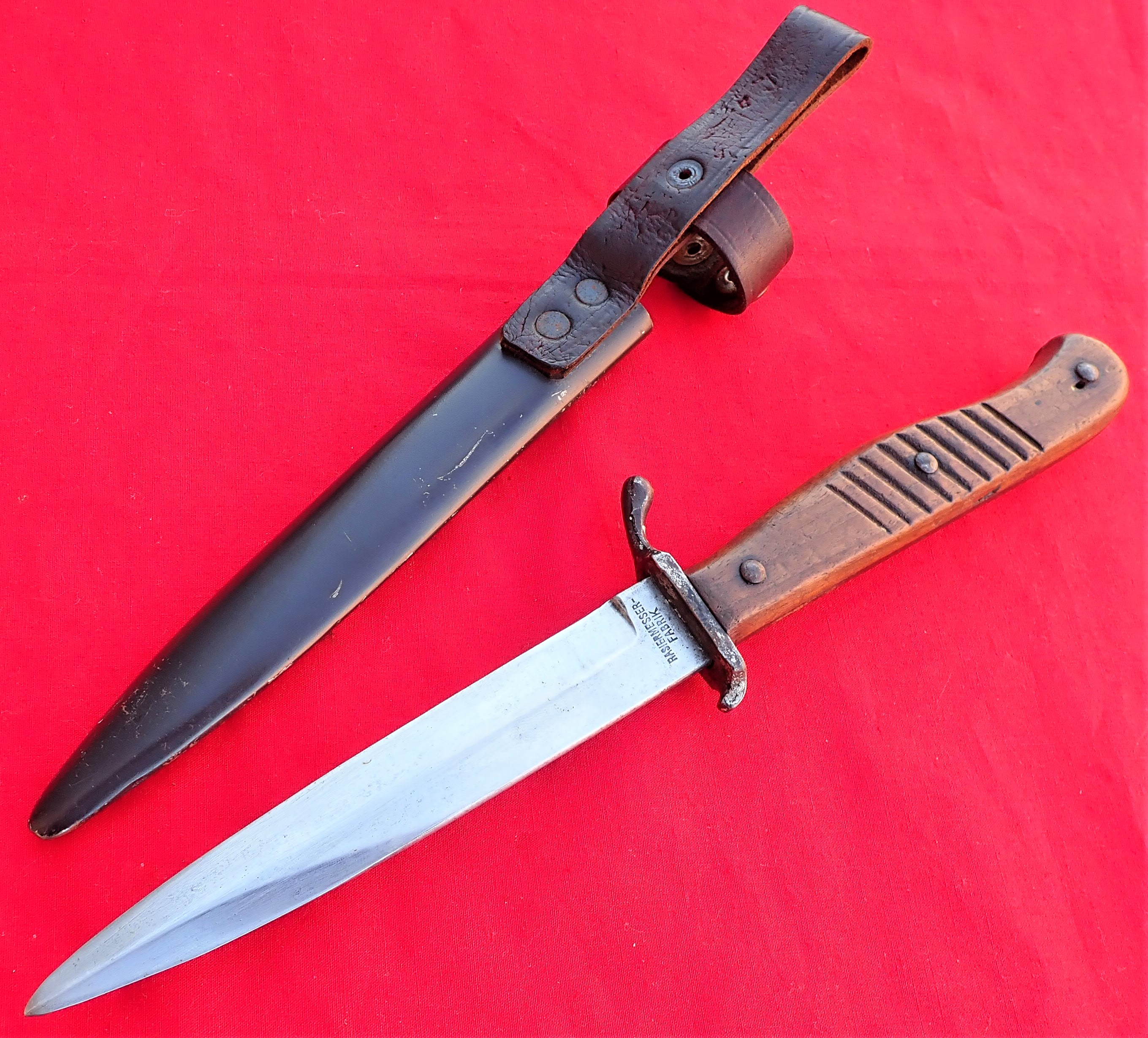 Imperial German WW1 regimentally numbered trench knife & scabbard. - Image 4 of 9