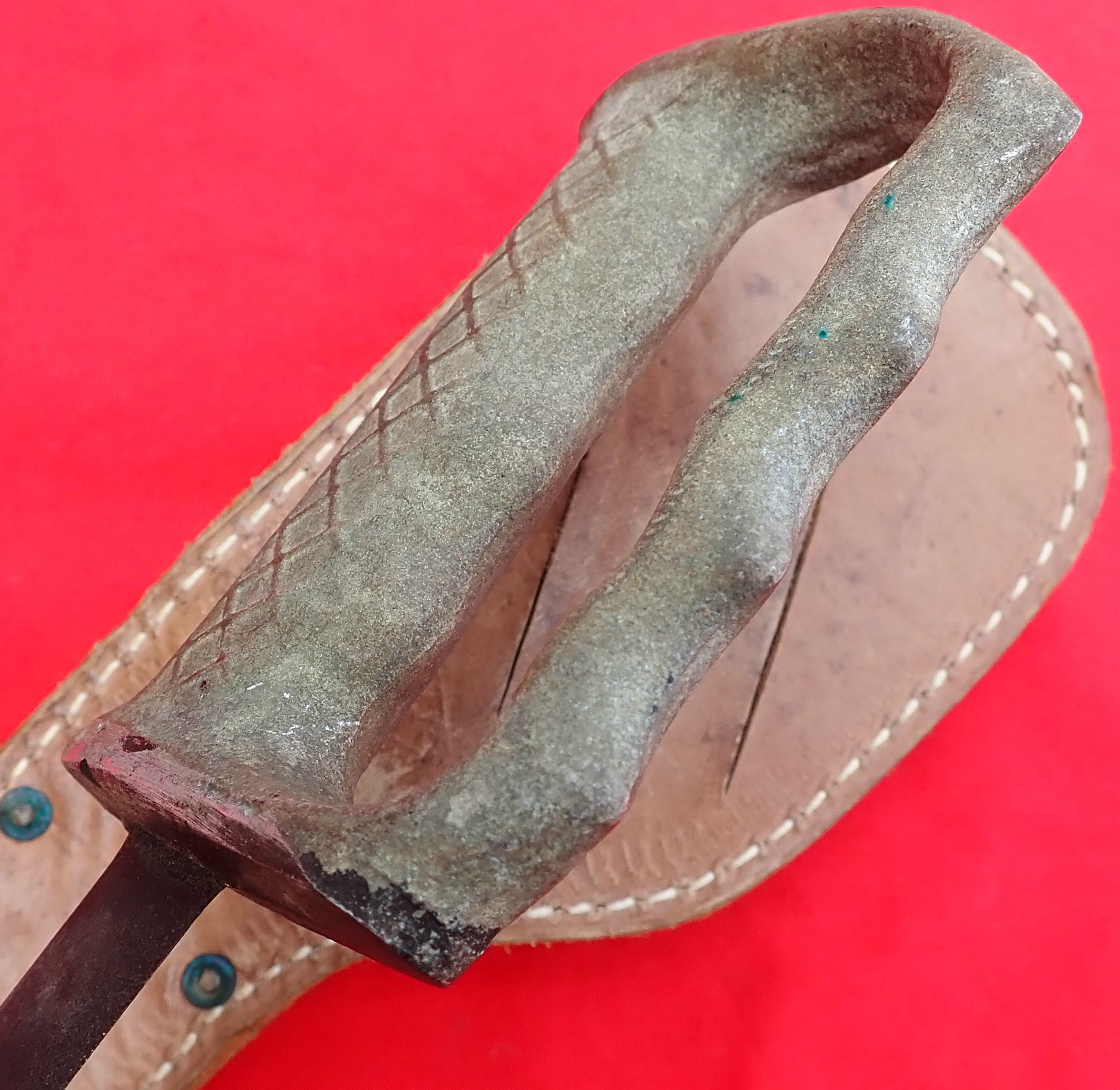 WW2 Australian & New Zealand knuckle knife with blued blade. - Image 7 of 11