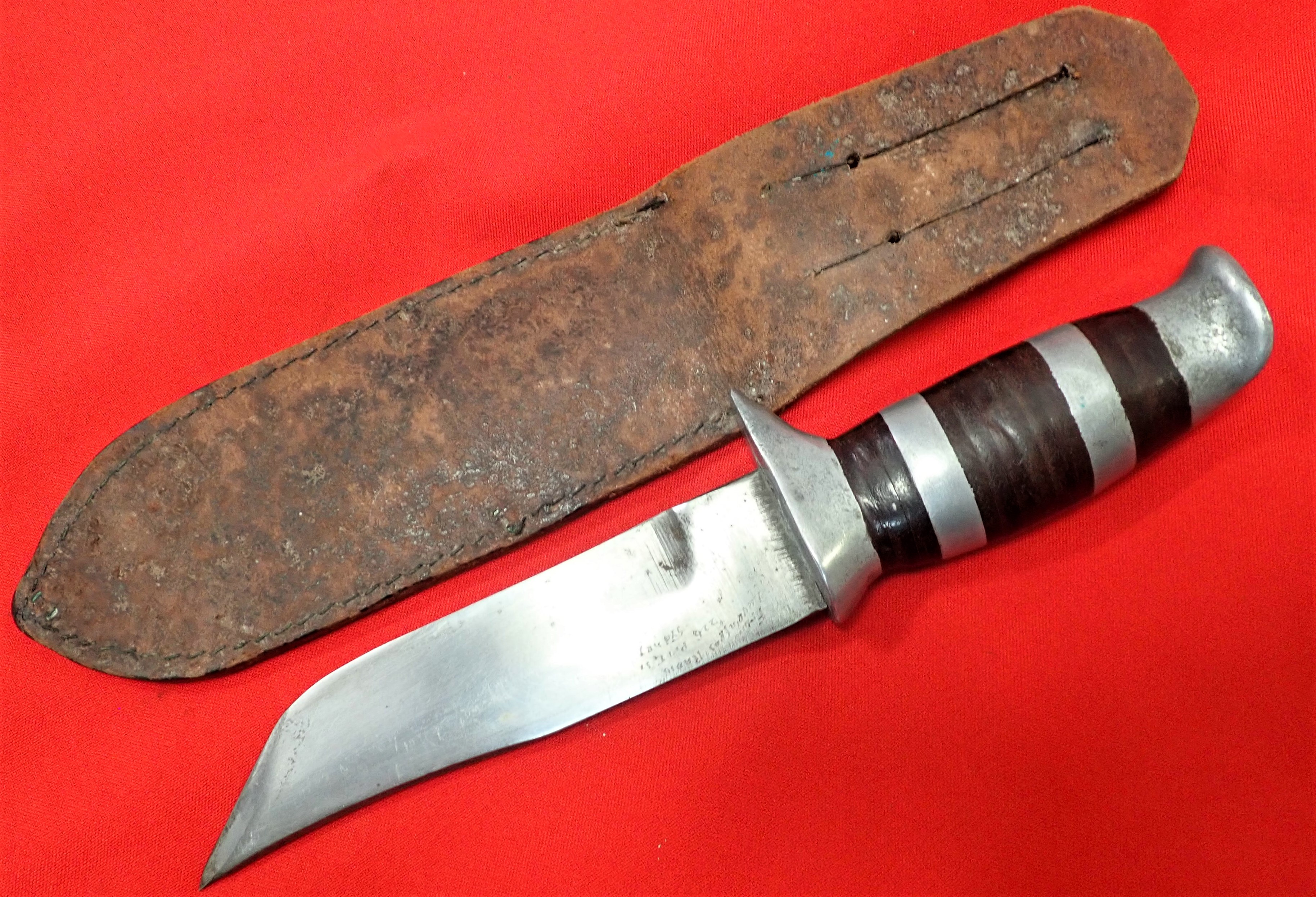 WW2 Australian fighting knife & scabbard, being originally gifted by Levenson Radio, Sydney. - Image 4 of 11