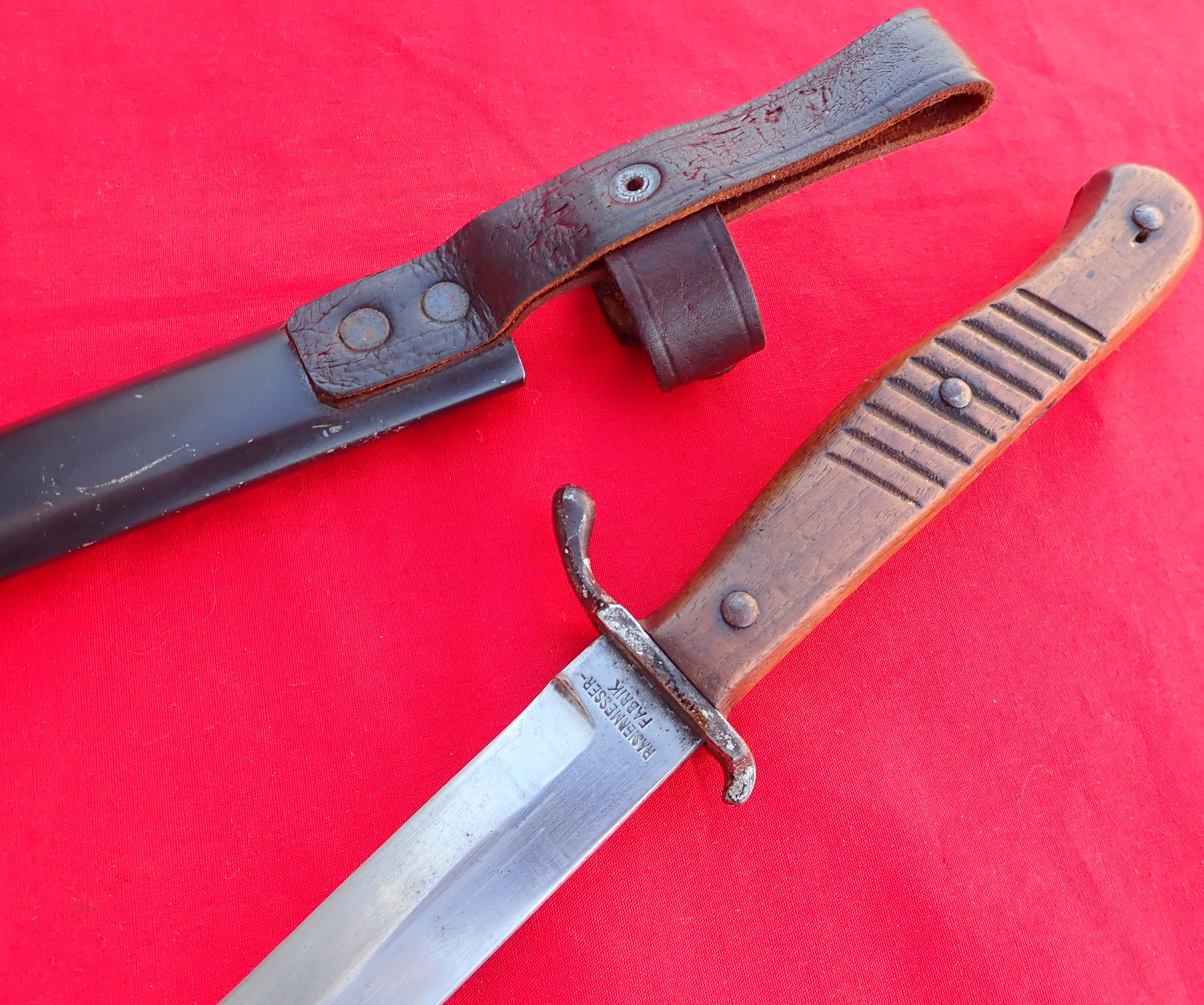 Imperial German WW1 regimentally numbered trench knife & scabbard. - Image 5 of 9