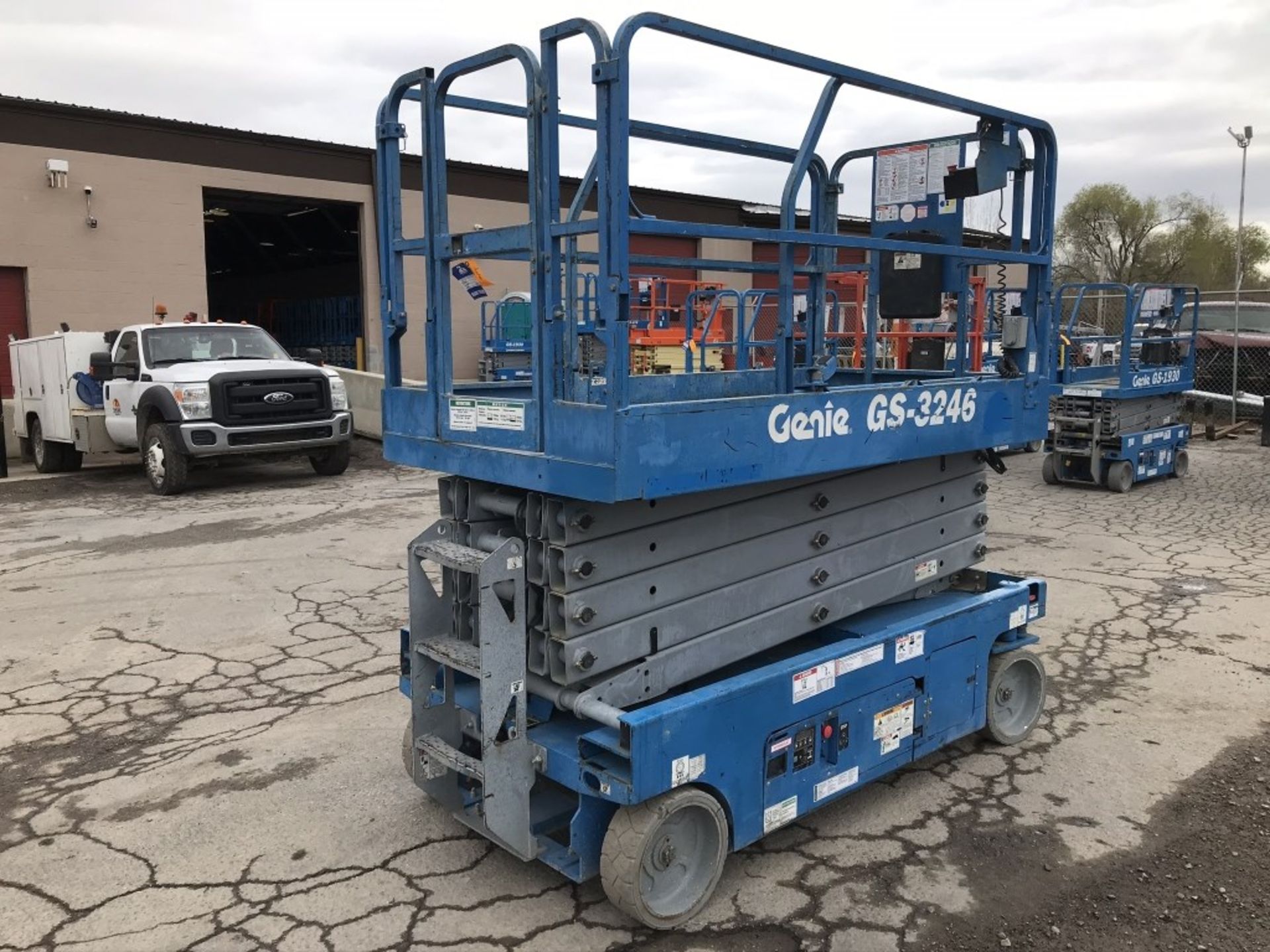 2013 Genie GS3246 Scissor Lift - Image 3 of 9