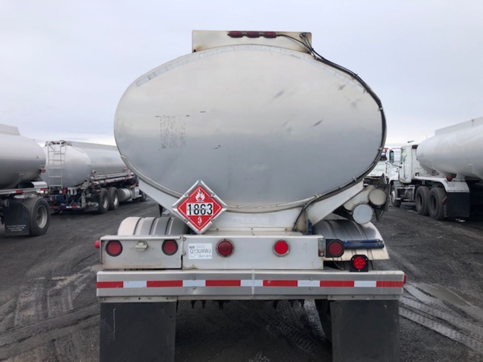 1989 Fruehauf Pup Tanker Trailer - Image 3 of 10