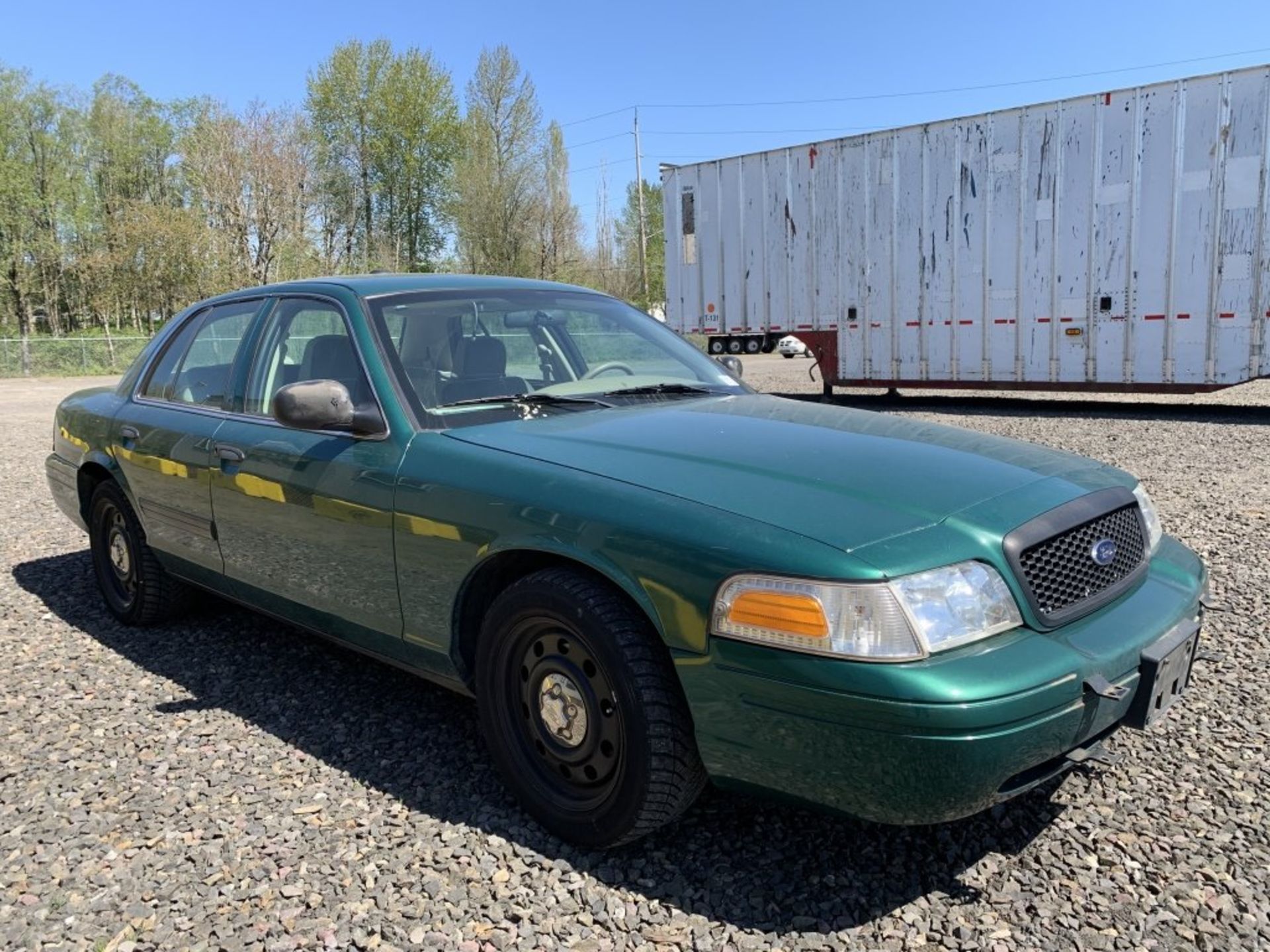 2010 Ford Crown Victoria Sedan - Image 2 of 17