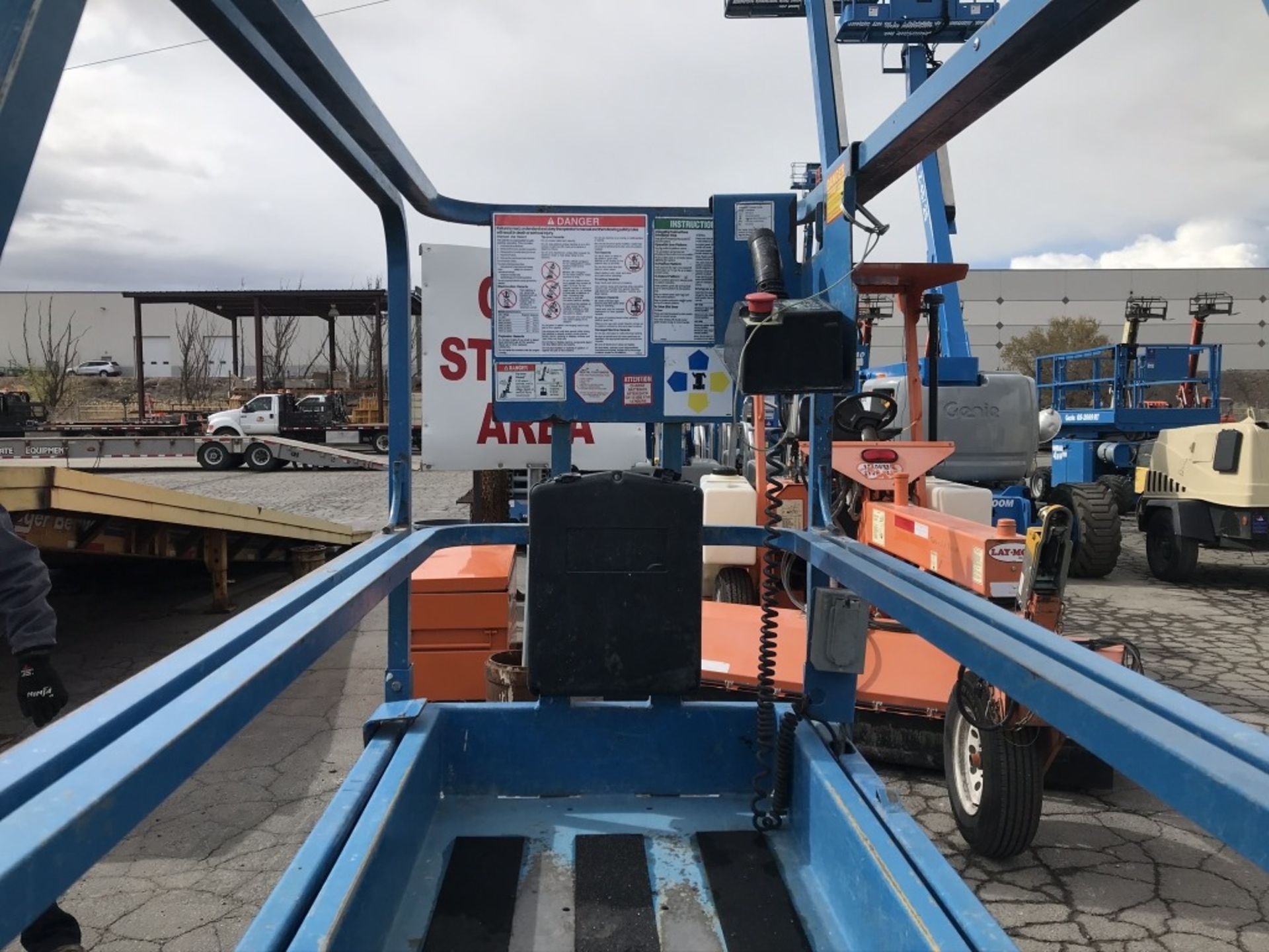 2013 Genie GS1930 Scissor Lift - Image 6 of 10