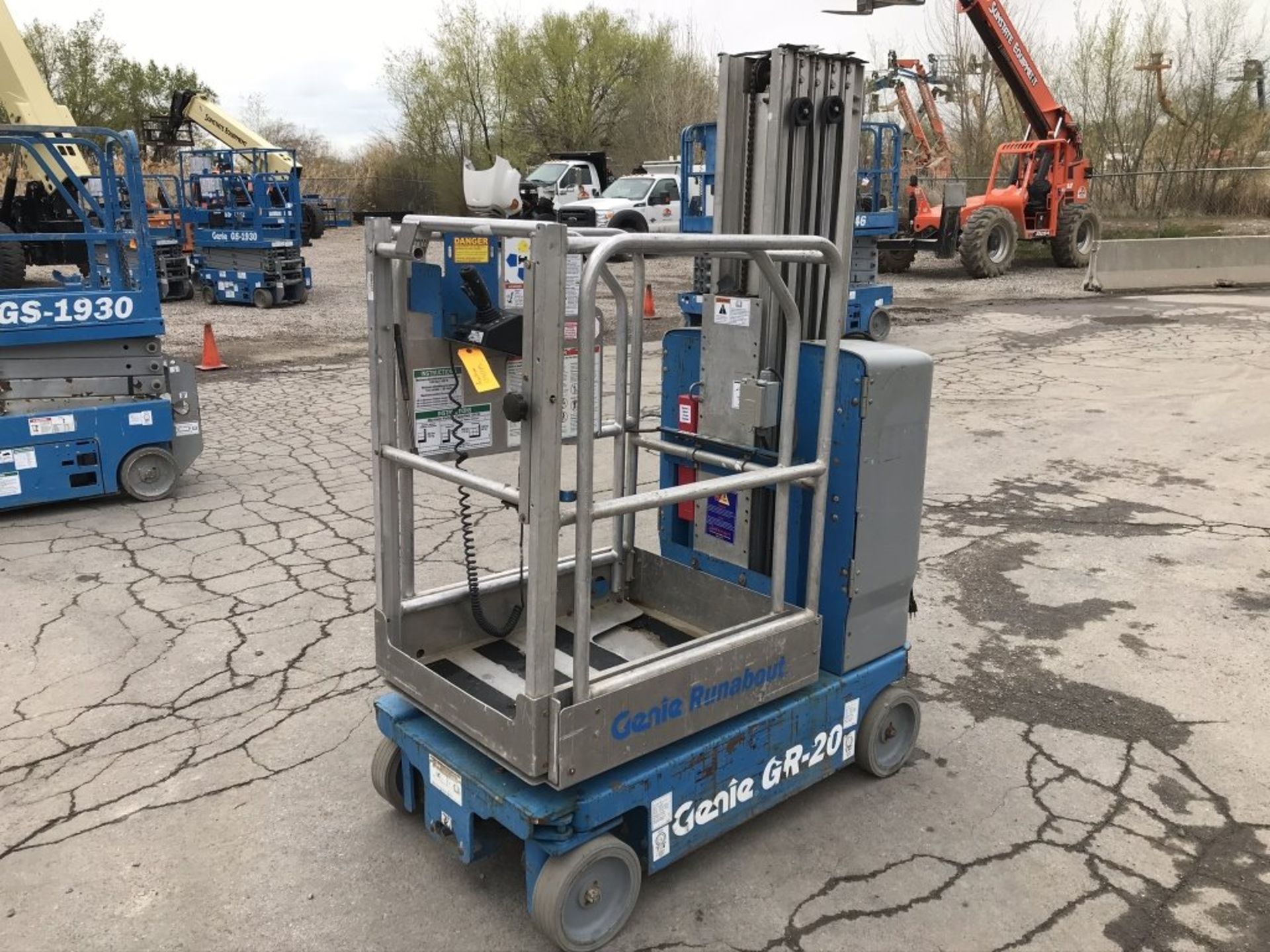 2012 Genie GR-20 Man Lift