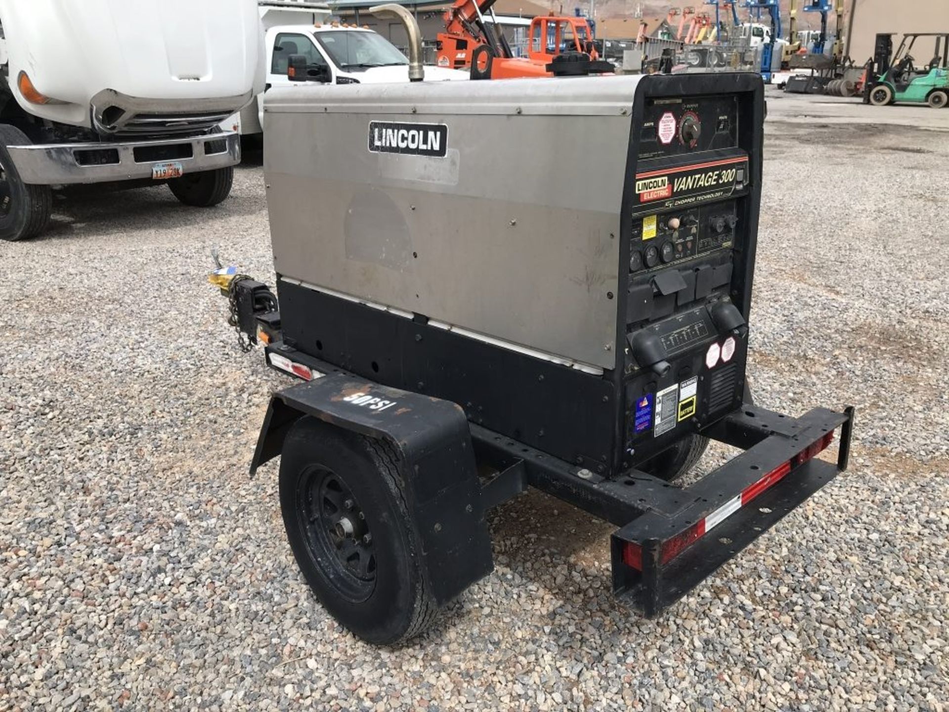 2006 Lincoln-Electric Vantage 300 Towable Welder - Image 2 of 14