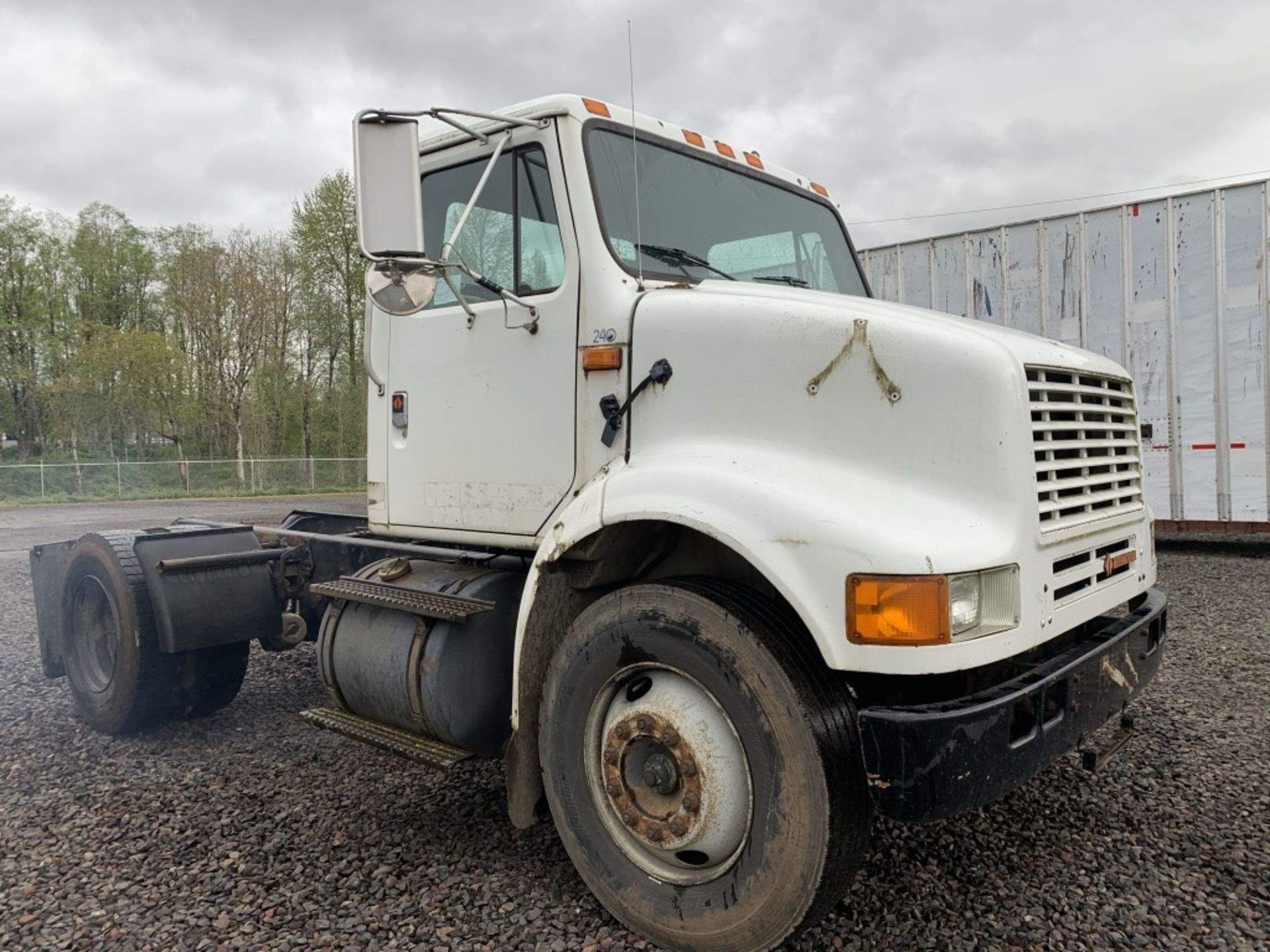 1990 International 7100 S/A Cab & Chassis - Image 2 of 17