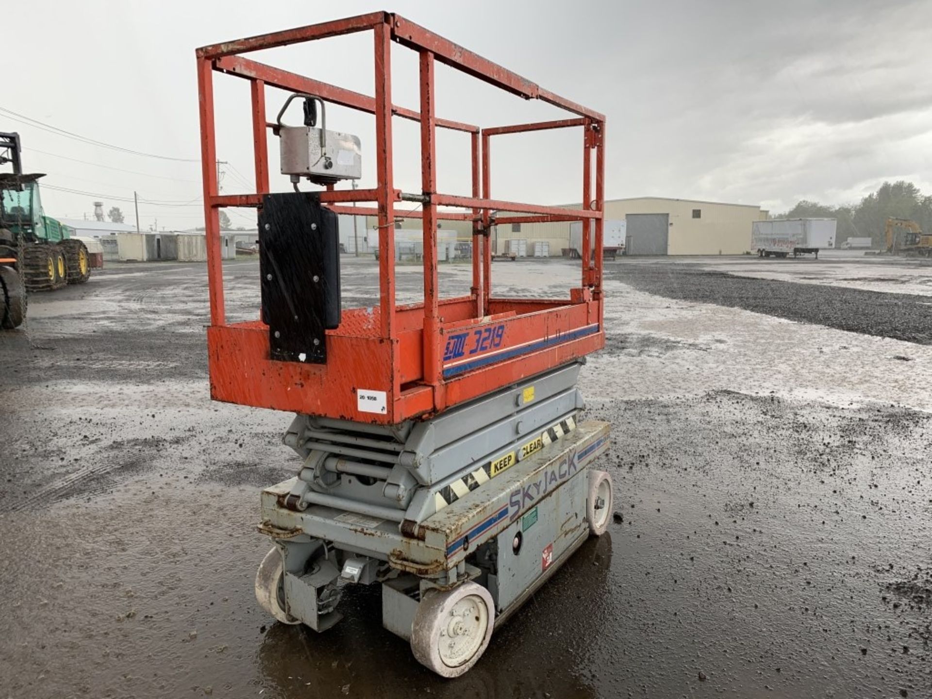 Skyjack SJIII - 3219 Scissor Lift