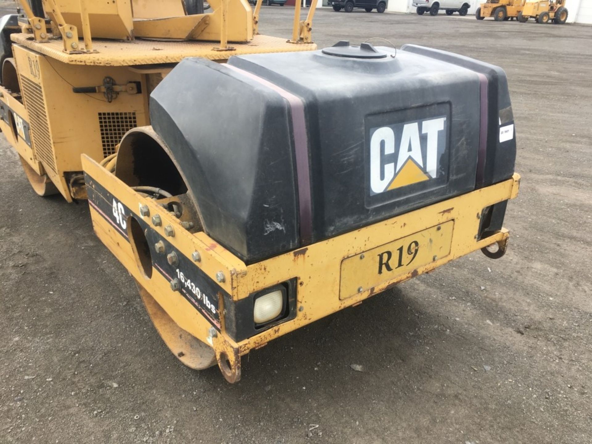 1998 Caterpillar CB-434C Tandem Vibratory Roller - Image 5 of 23