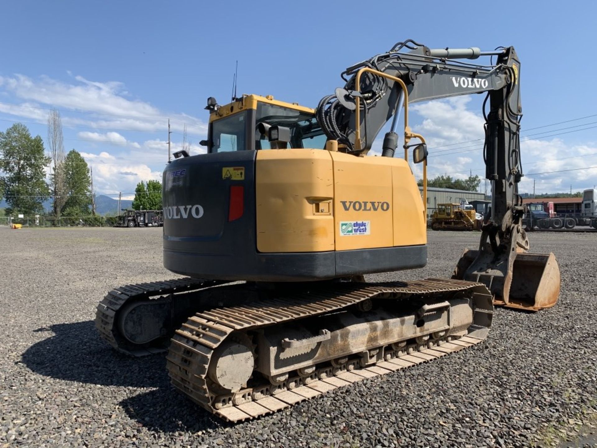 2011 Volvo ECR145CL Hydraulic Excavator - Image 3 of 30