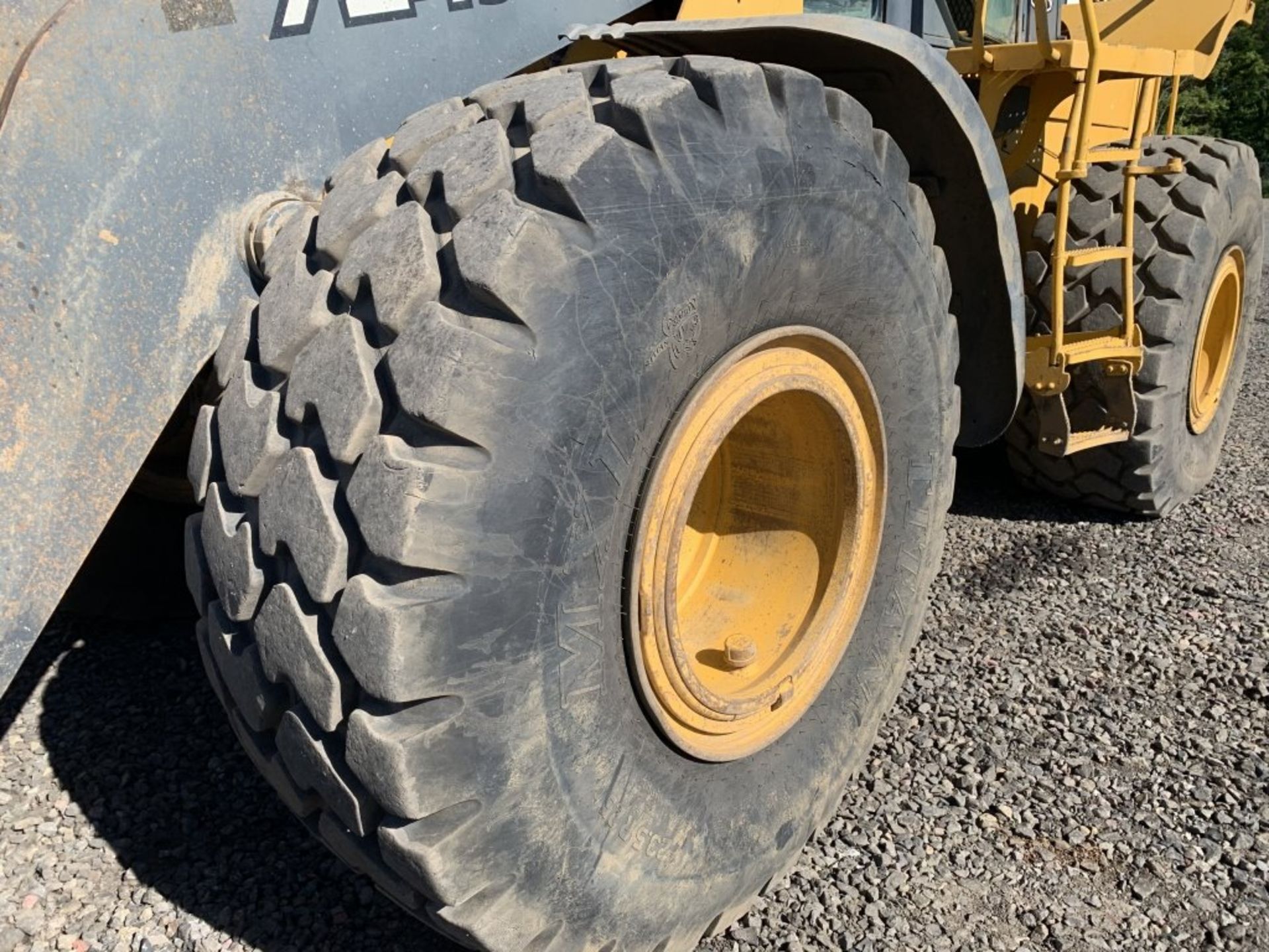 2004 John Deere 724J Wheel Loader - Image 9 of 25