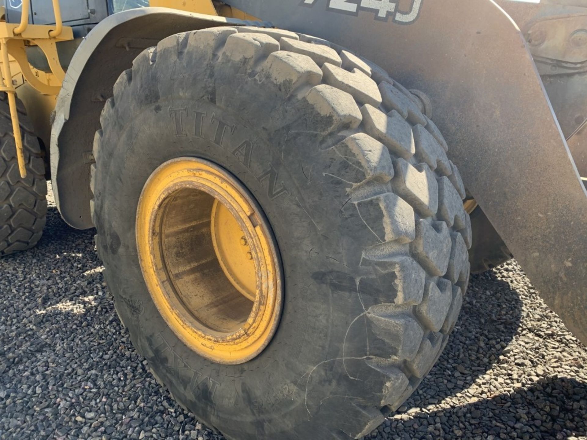 2004 John Deere 724J Wheel Loader - Image 18 of 25