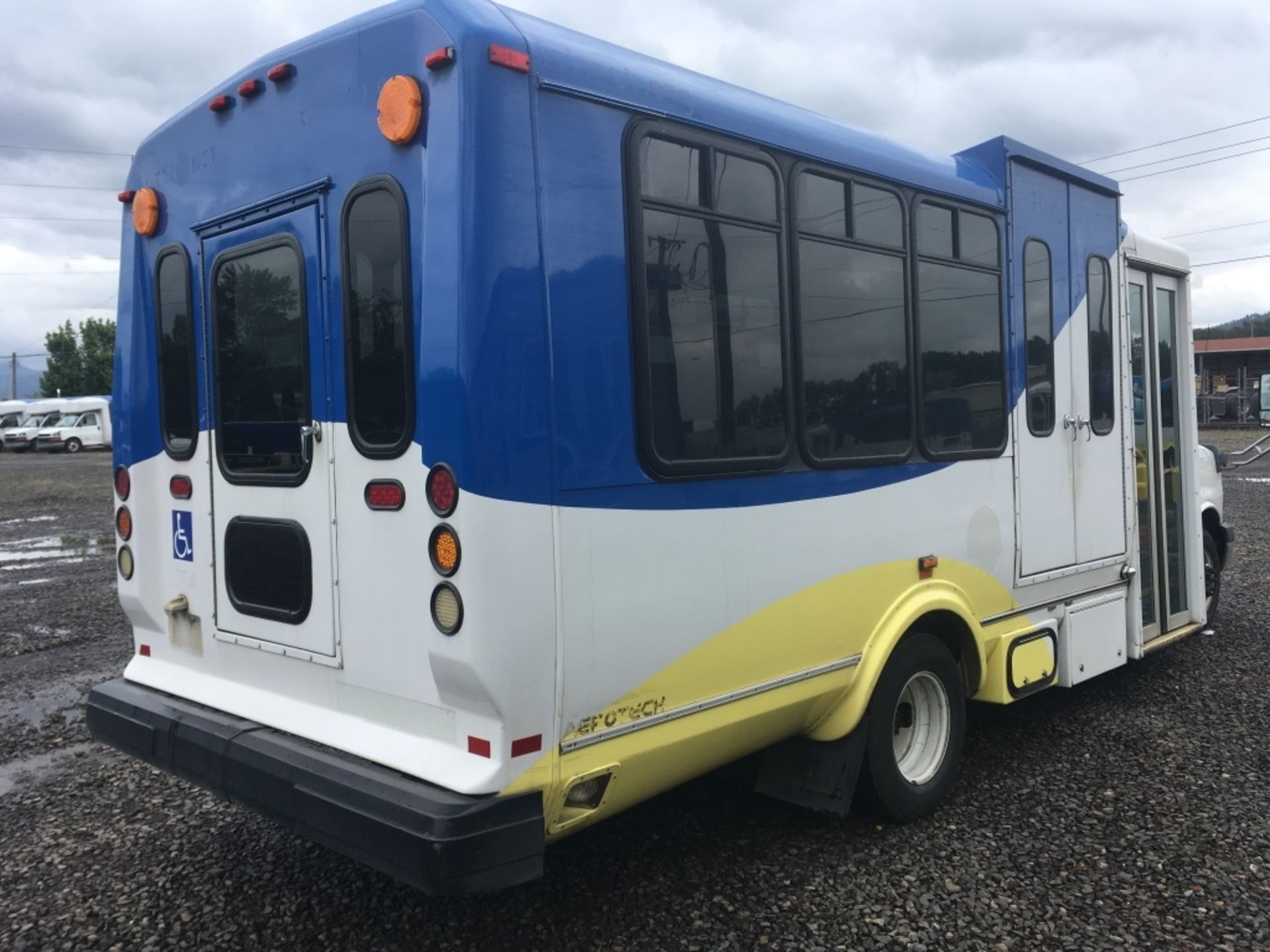 2011 Chevrolet 4500 Transit Bus - Image 3 of 27