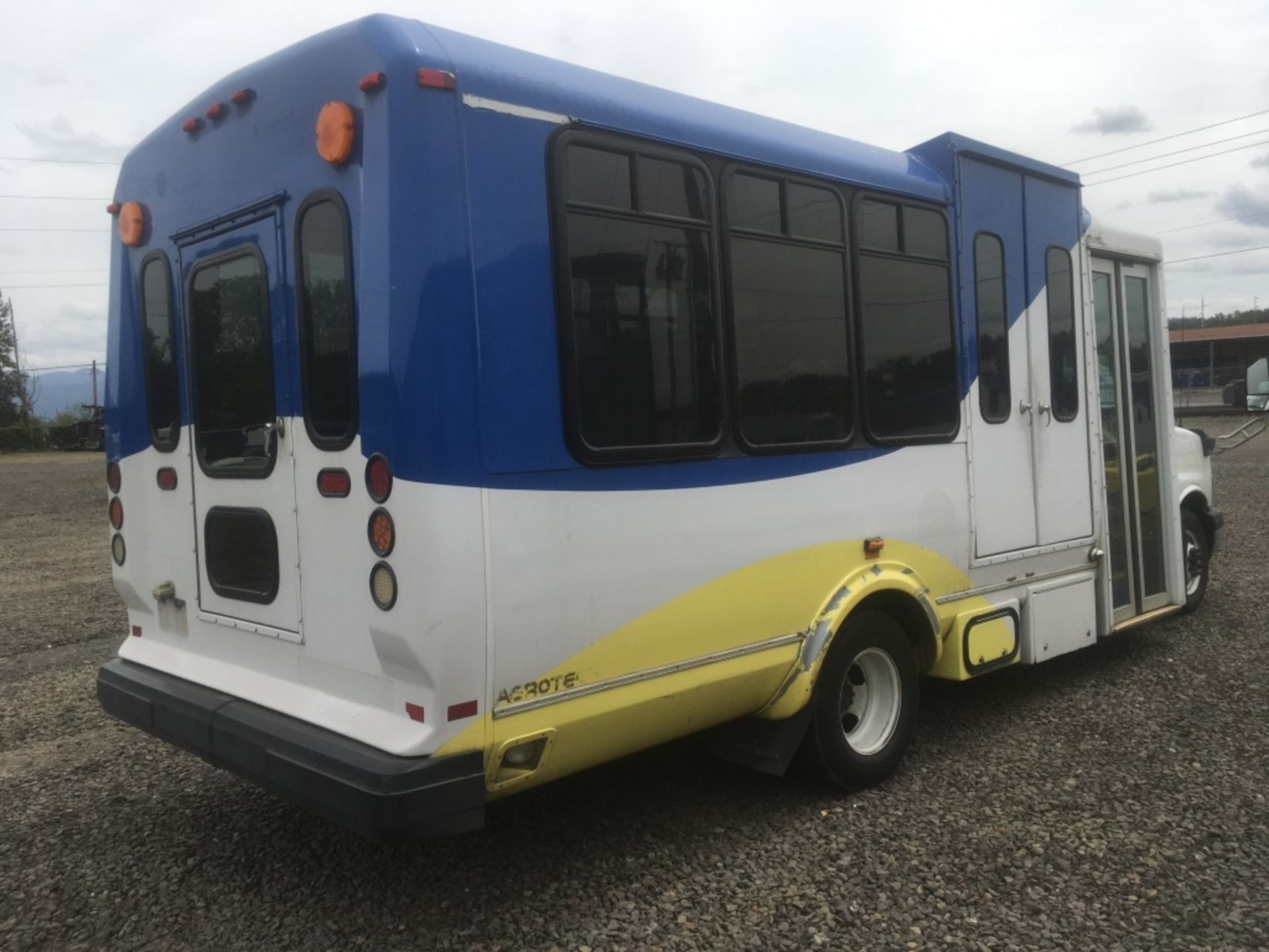 2011 Chevrolet 4500 Transit Bus - Image 3 of 27